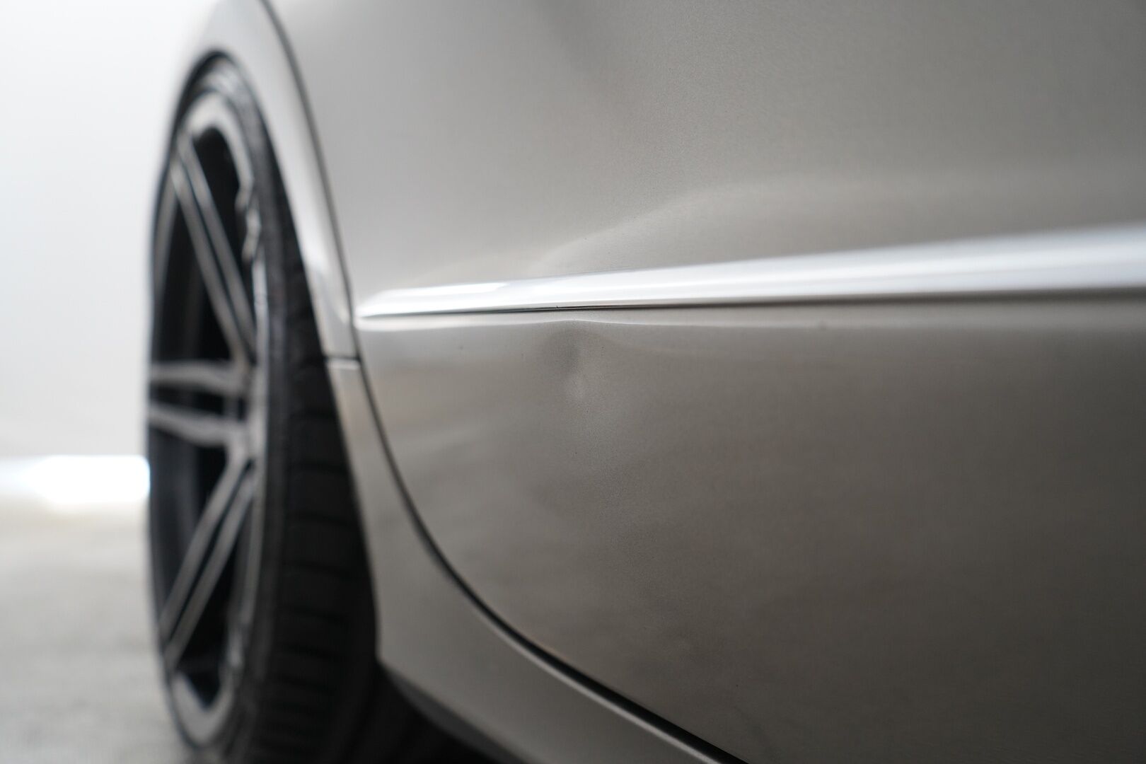 Mercedes-Benz CLS 2013 MYYDÄÄN HUUTOKAUPAT.COM - MYYDÄÄN HUUTOKAUPAT.COM!! Suomi-auto | Eberspächer | Kamera | Sähköpenkki | Blis |  koukku | Kahdet renkaat aluvantein |  
