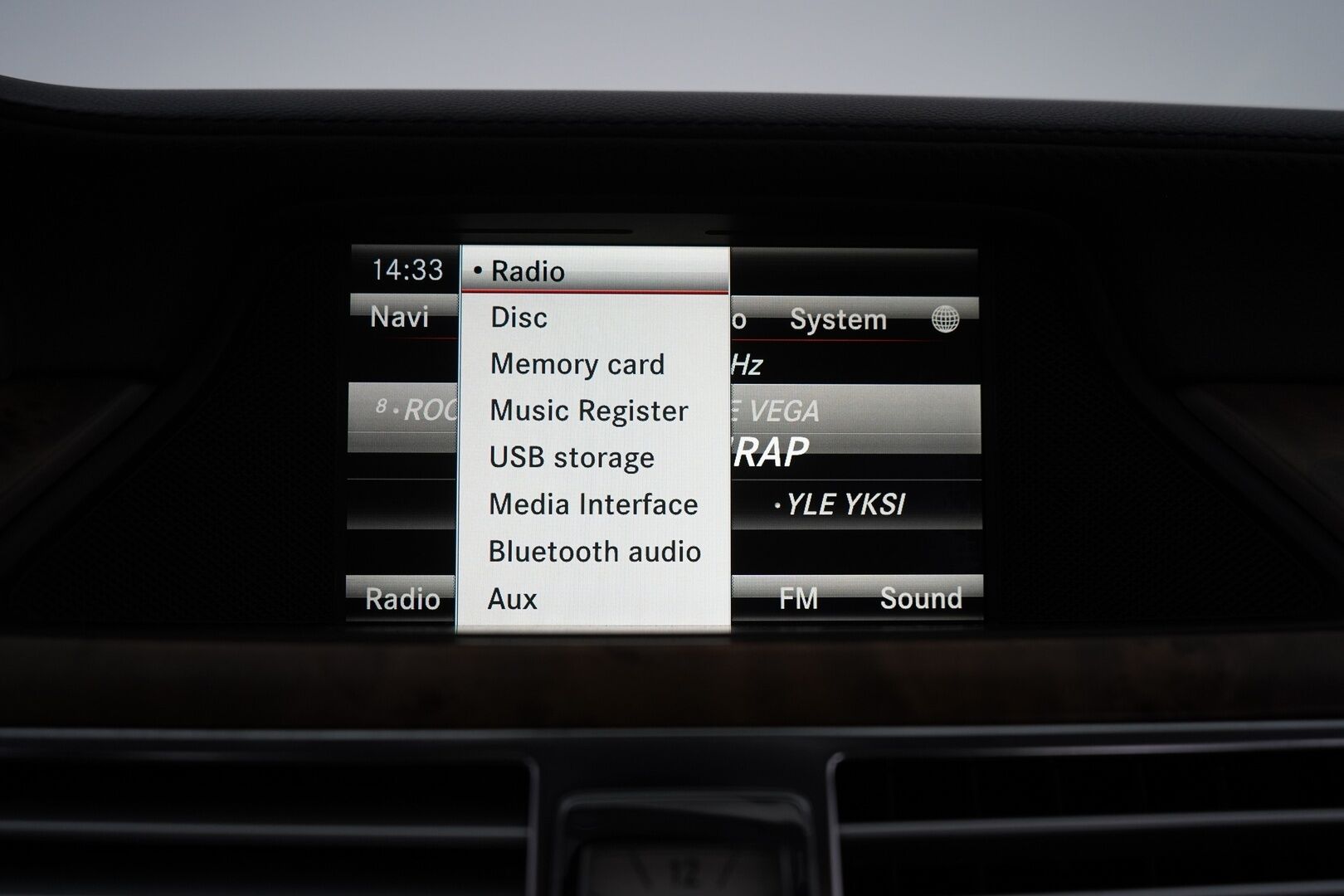 Mercedes-Benz CLS 2013 MYYDÄÄN HUUTOKAUPAT.COM - MYYDÄÄN HUUTOKAUPAT.COM!! Suomi-auto | Eberspächer | Kamera | Sähköpenkki | Blis |  koukku | Kahdet renkaat aluvantein |  