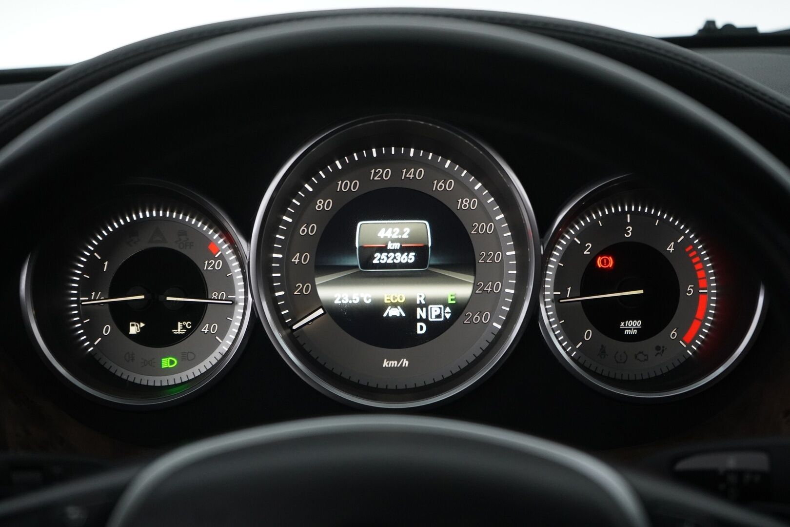 Mercedes-Benz CLS 2013 MYYDÄÄN HUUTOKAUPAT.COM - MYYDÄÄN HUUTOKAUPAT.COM!! Suomi-auto | Eberspächer | Kamera | Sähköpenkki | Blis |  koukku | Kahdet renkaat aluvantein |  