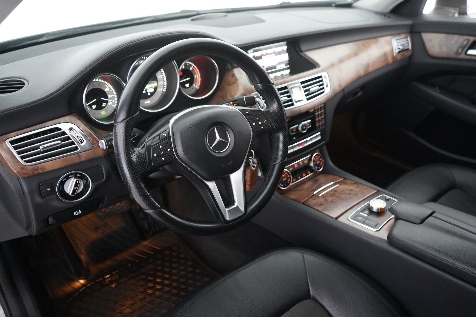 Mercedes-Benz CLS 2013 250 CDI BE Shooting Brake Business - JUURI katsastettu ! | Suomi-auto | Eberspächer | Kamera | Sähköpenkki | Blis | Vetokoukku | Kahdet renkaat upeilla aluvanteilla |  