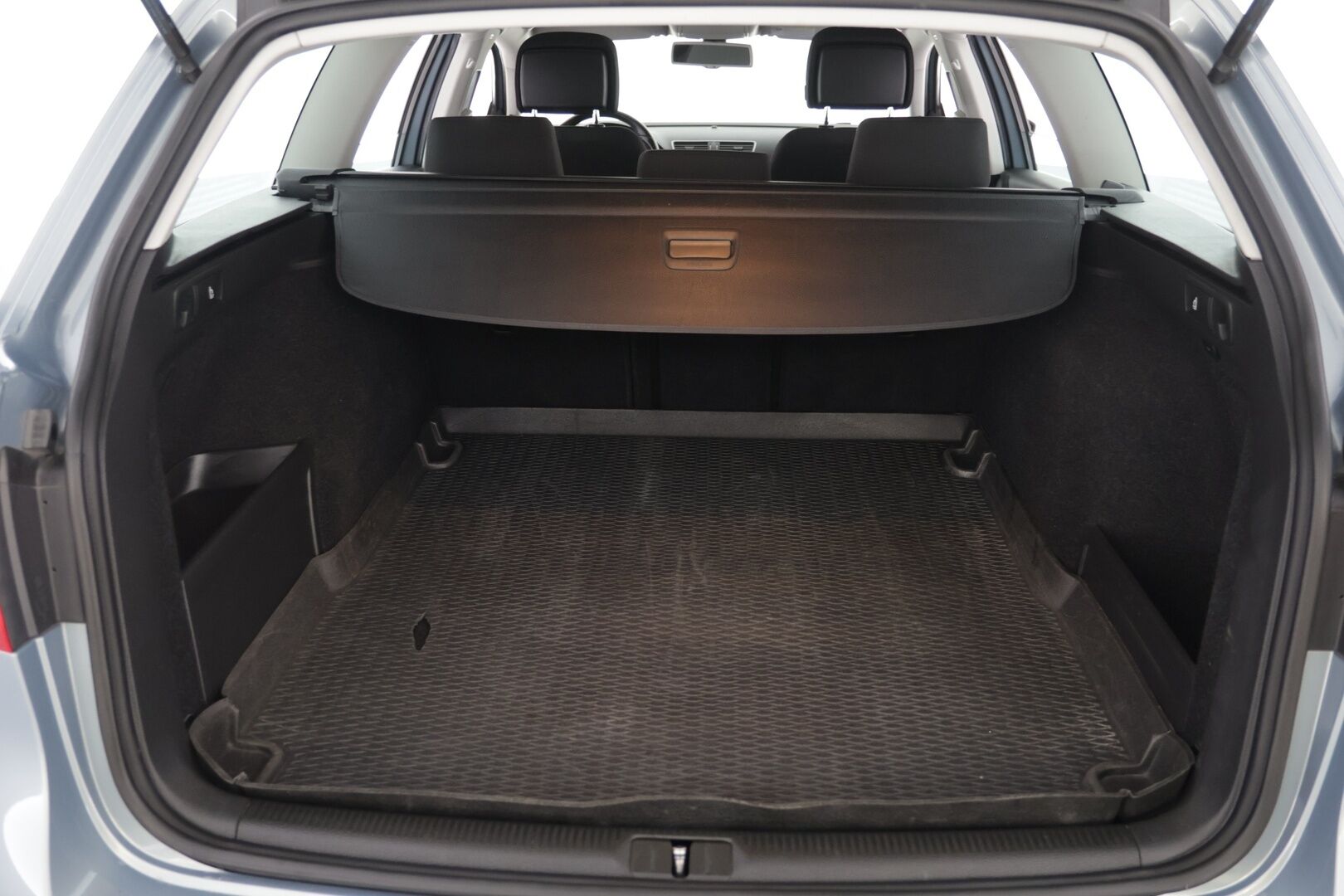 Volkswagen Passat 2013 Variant Comfortline 1,6 TDI 77 kW (105 hv) BlueMotion Technology DSG-automaatti - 2xRenkaat | Hyvin huollettu | Tutkat eteen ja taakse |