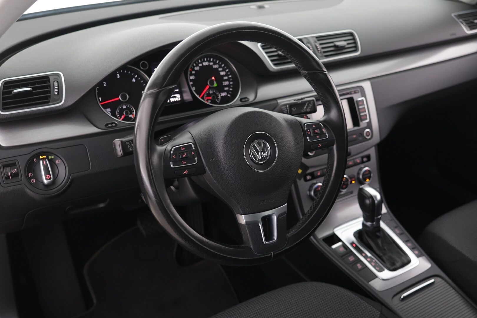 Volkswagen Passat 2013 Variant Comfortline 1,6 TDI 77 kW (105 hv) BlueMotion Technology DSG-automaatti - 2xRenkaat | Hyvin huollettu | Tutkat eteen ja taakse |