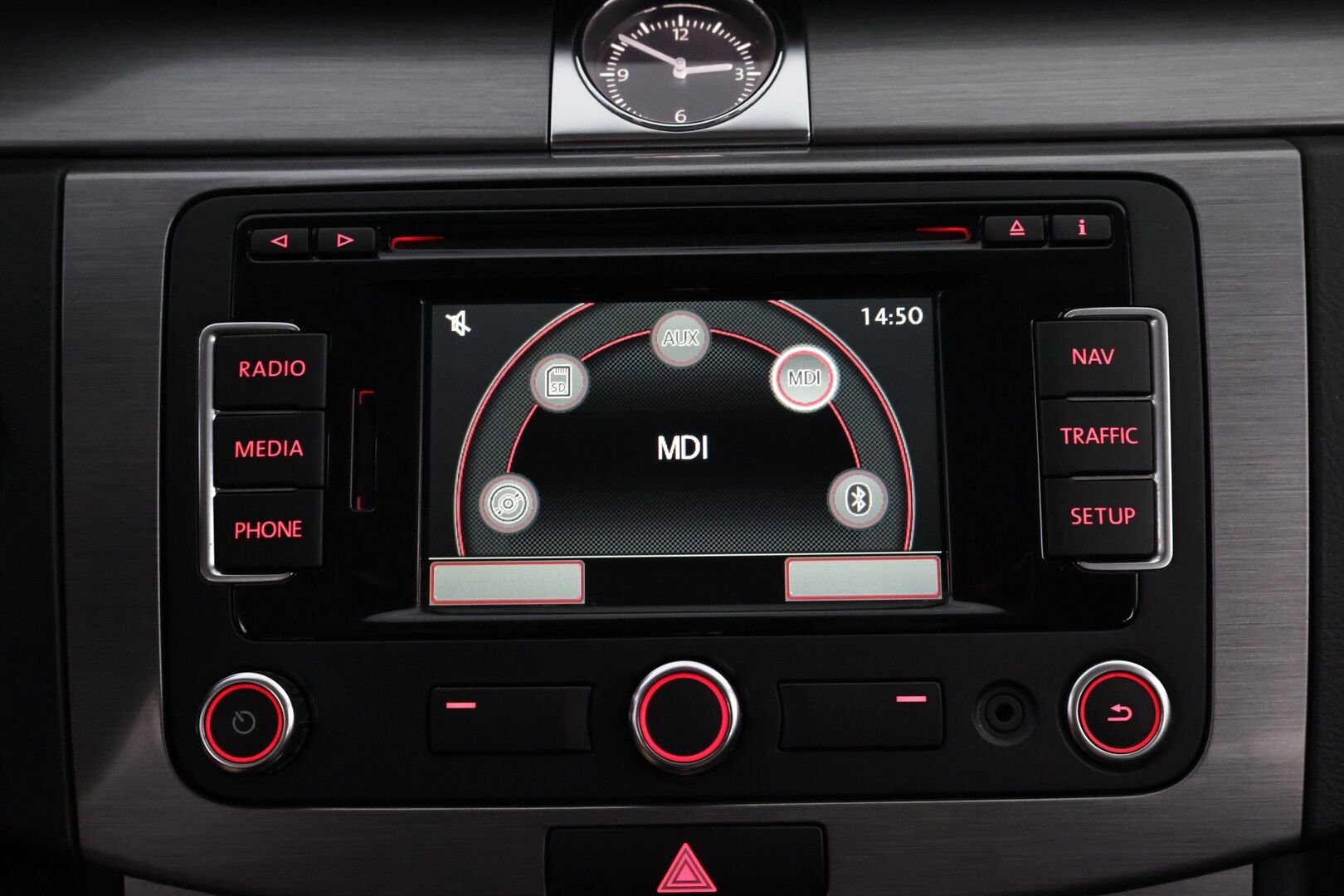 Volkswagen Passat 2013 Variant Comfortline 1,6 TDI 77 kW (105 hv) BlueMotion Technology DSG-automaatti - Suomiauto | Webasto | Vakkari | Peruutustutkat | Bi-Xenon | Navigointi | 2x Renkaat aluvantein! | Jakopää juuri tehty!