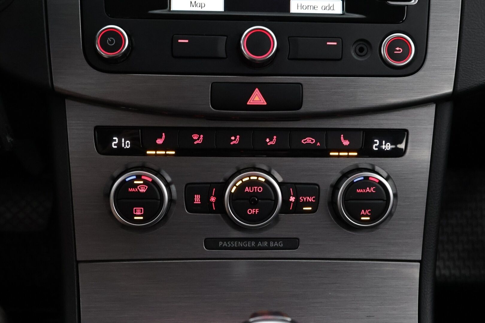 Volkswagen Passat 2013 Variant Comfortline 1,6 TDI 77 kW (105 hv) BlueMotion Technology DSG-automaatti - Suomiauto | Webasto | Vakkari | Peruutustutkat | Bi-Xenon | Navigointi | 2x Renkaat aluvantein! | Jakopää juuri tehty!