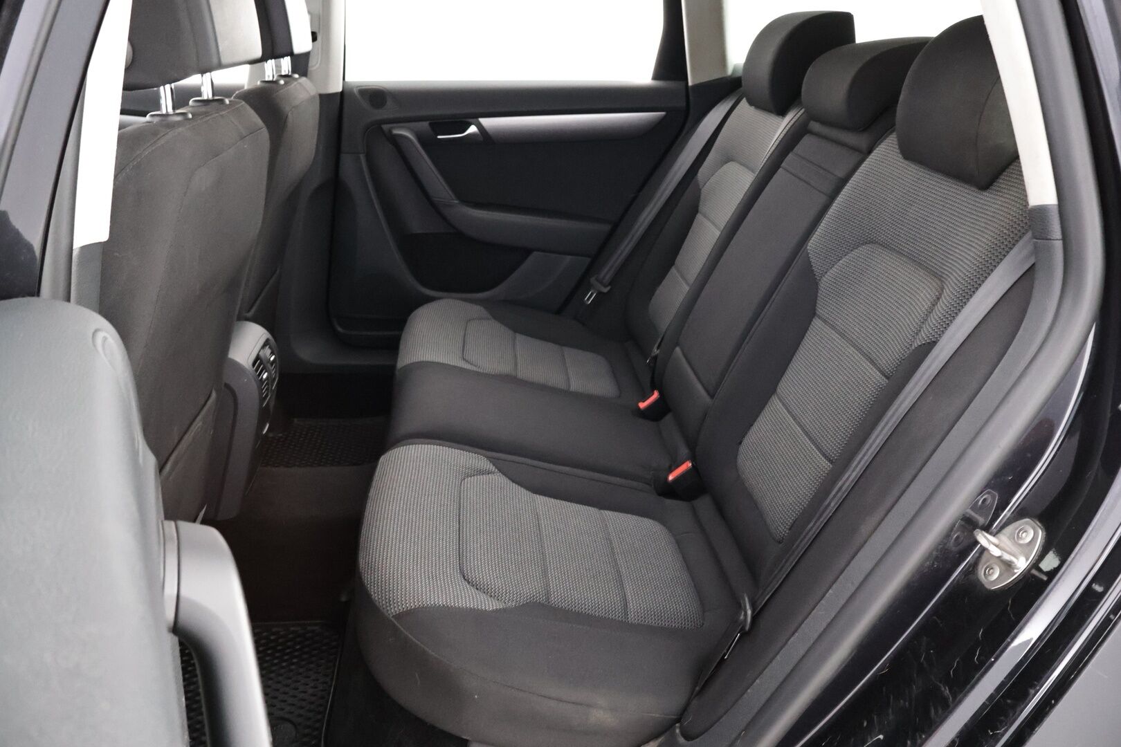 Volkswagen Passat 2013 Variant Comfortline 1,6 TDI 77 kW (105 hv) BlueMotion Technology DSG-automaatti - Suomiauto | Webasto | Vakkari | Peruutustutkat | Bi-Xenon | Navigointi | 2x Renkaat aluvantein! | Jakopää juuri tehty!
