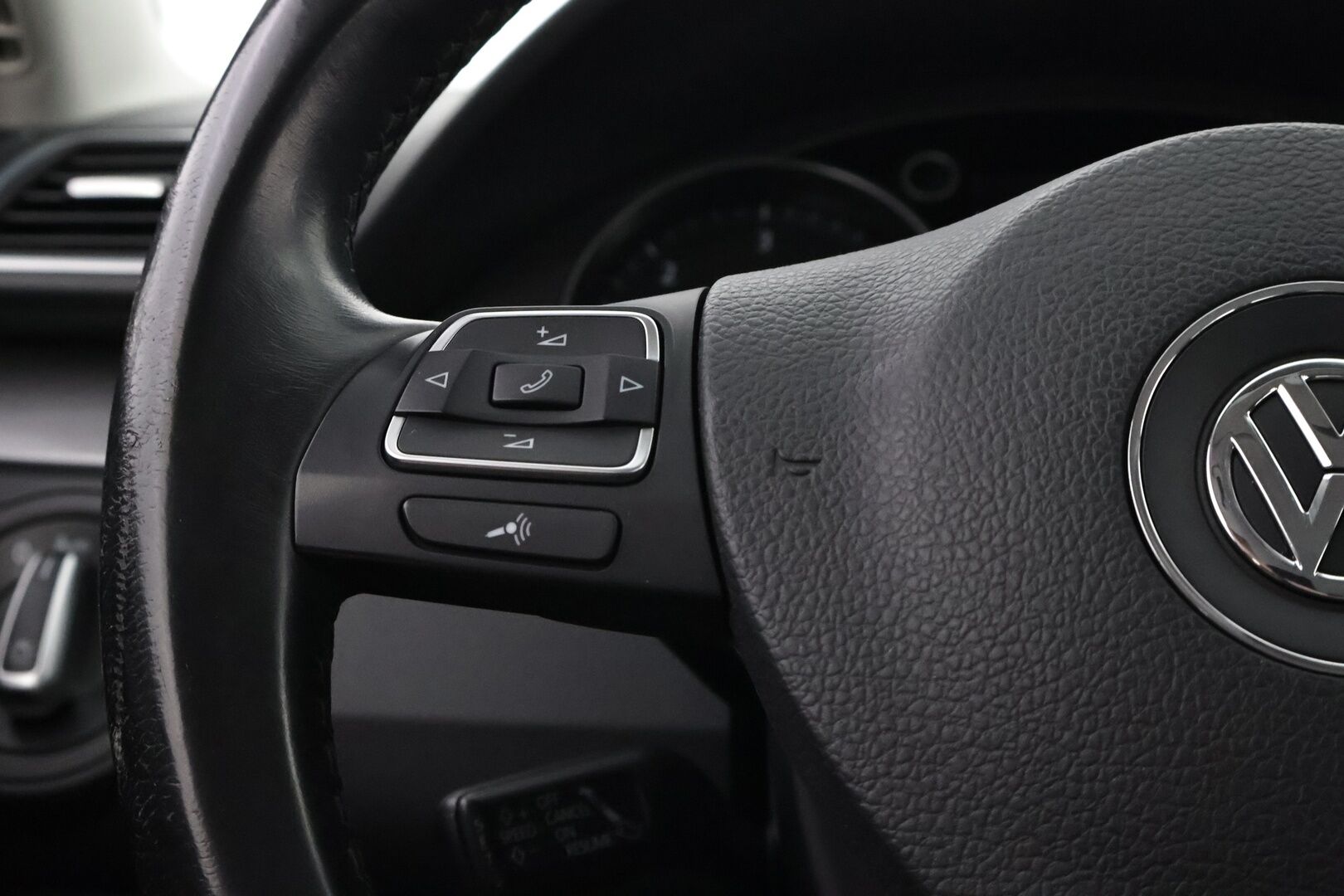 Volkswagen Passat 2013 Variant Comfortline 1,6 TDI 77 kW (105 hv) BlueMotion Technology DSG-automaatti - Suomiauto | Webasto | Vakkari | Peruutustutkat | Bi-Xenon | Navigointi | 2x Renkaat aluvantein! | Jakopää juuri tehty!
