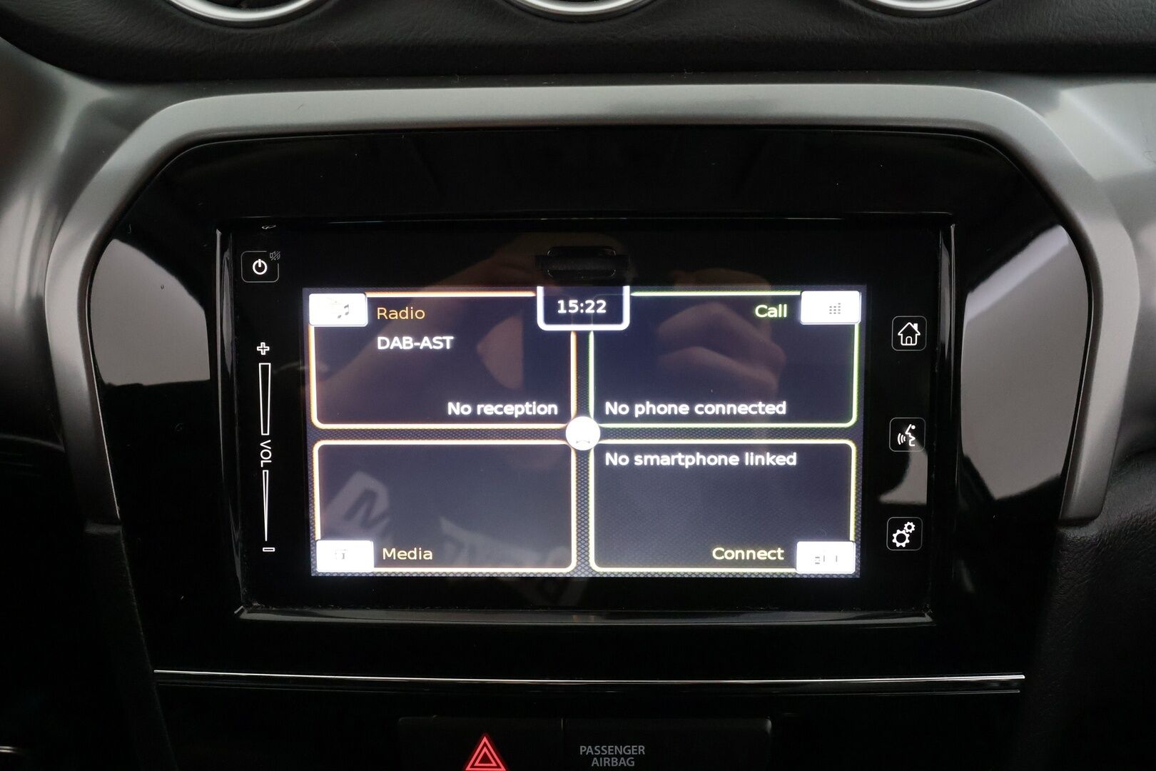 Suzuki Vitara 2019 112 BOOSTERJET 4WD GL+ 6AT * Suomi-auto / ACC / P.kamera / Lohkolämmitin / Koukku * - Kahdet renkaat aluvanteilla - HULLU BLACKWEEK KORKOTARJOUS 2,49%