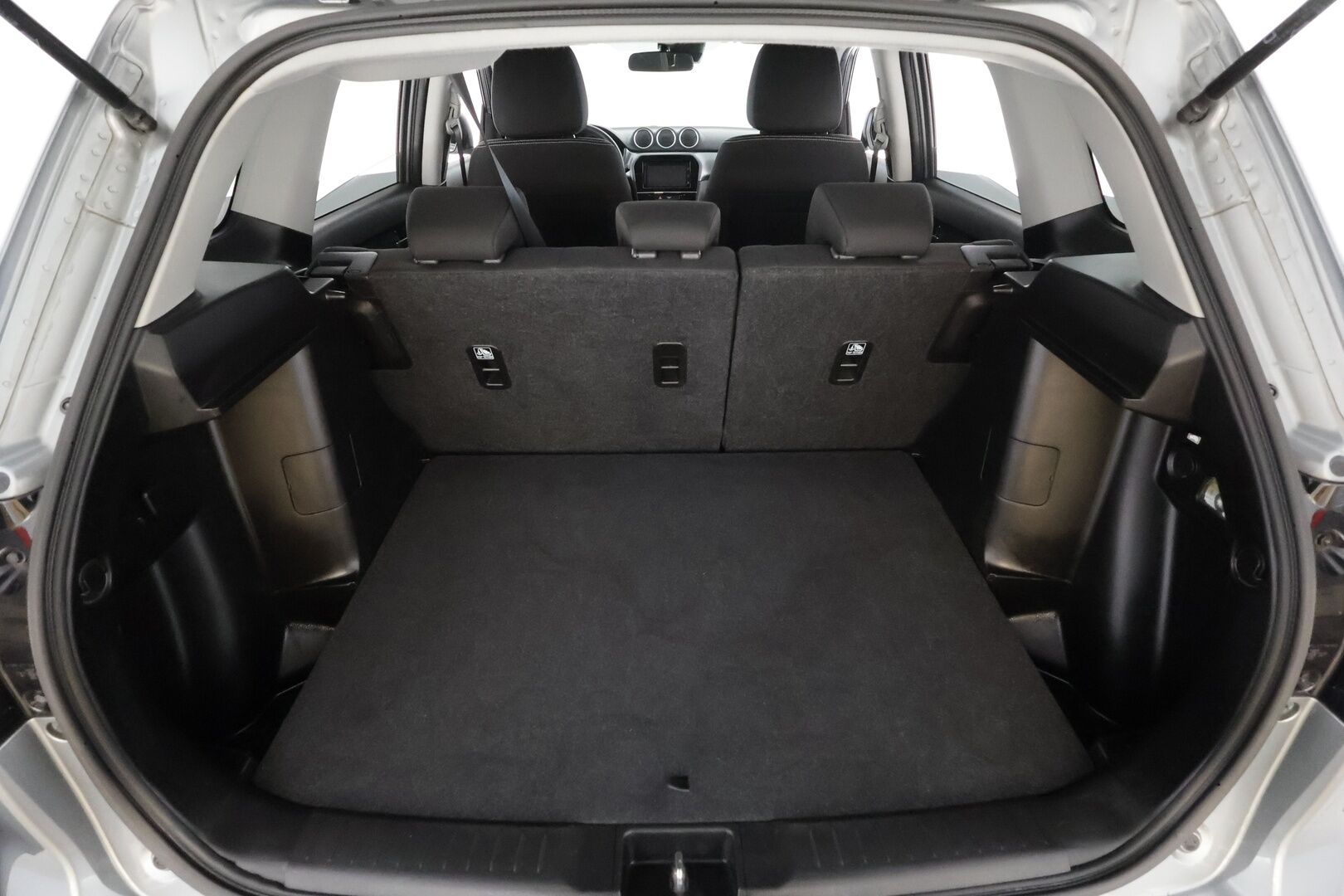 Suzuki Vitara 2019 112 BOOSTERJET 4WD GL+ 6AT * Suomi-auto / ACC / P.kamera / Lohkolämmitin / Koukku * - Kahdet renkaat aluvanteilla