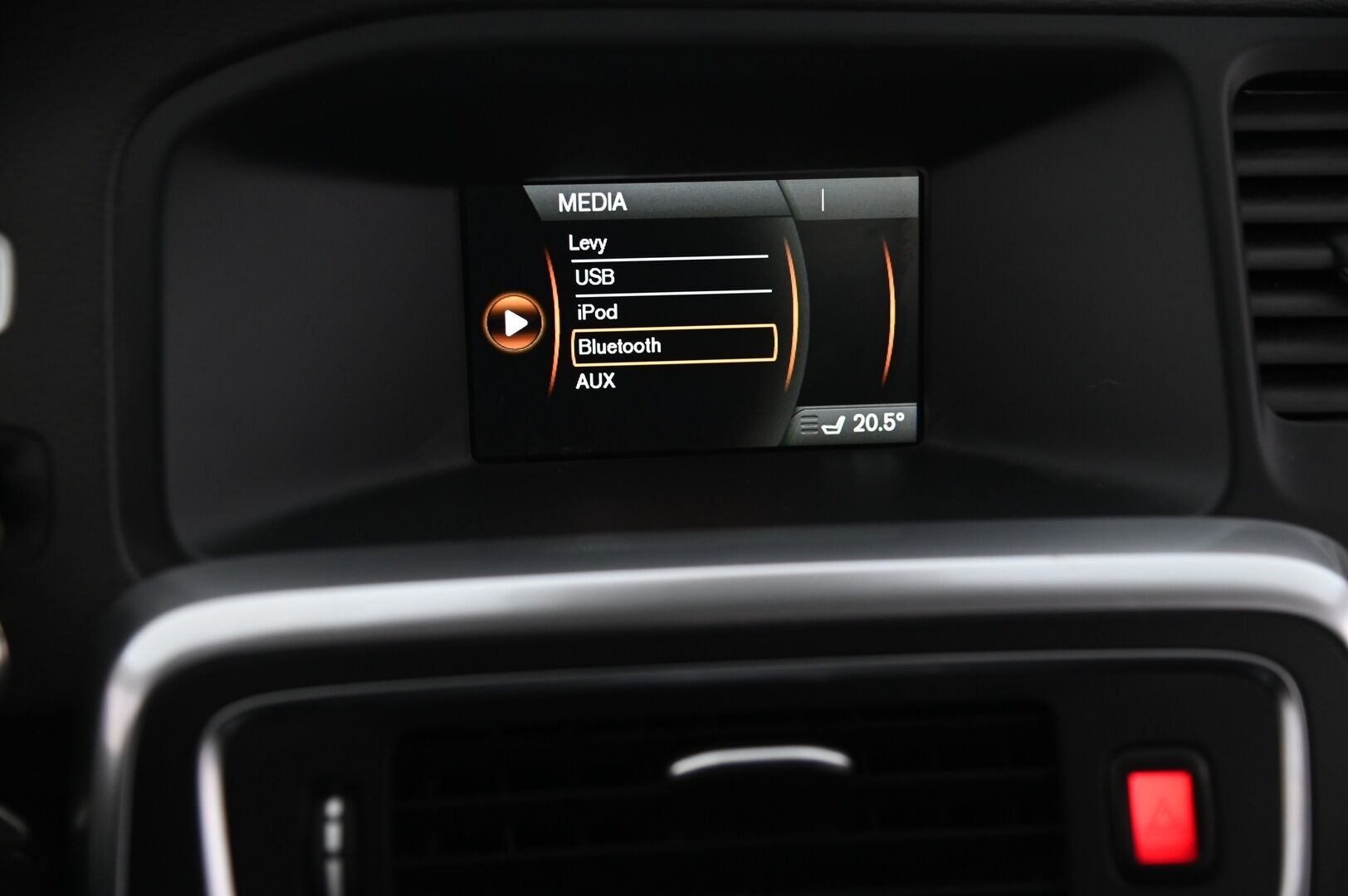 Volvo V60 2013 D2 Momentum Business aut *Webasto / Vakkari / P.tutkat* - 2xrenkaat aluvanteilla / Seuraava katsastus 09/26! - HULLU BLACKWEEK KORKOTARJOUS 2,49%