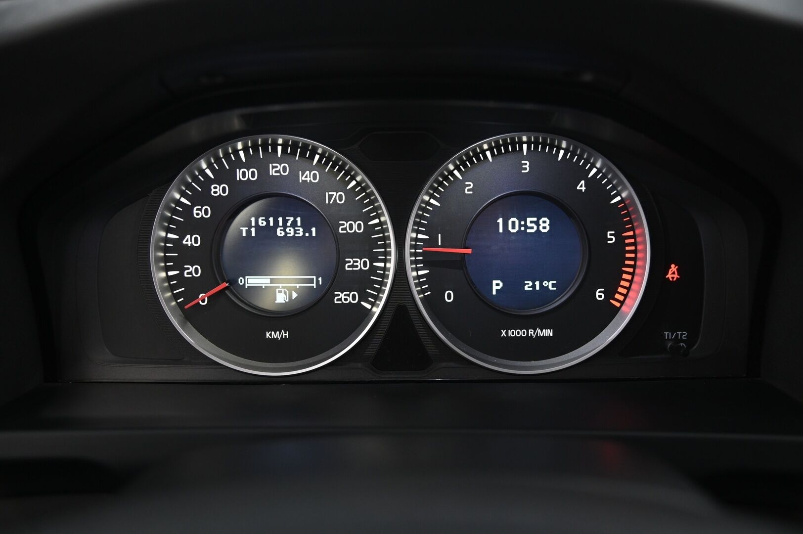 Volvo V60 2013 D2 Momentum Business aut *Webasto / Vakkari / P.tutkat* - 2xrenkaat aluvanteilla / Seuraava katsastus 09/26! - HULLU BLACKWEEK KORKOTARJOUS 2,49%