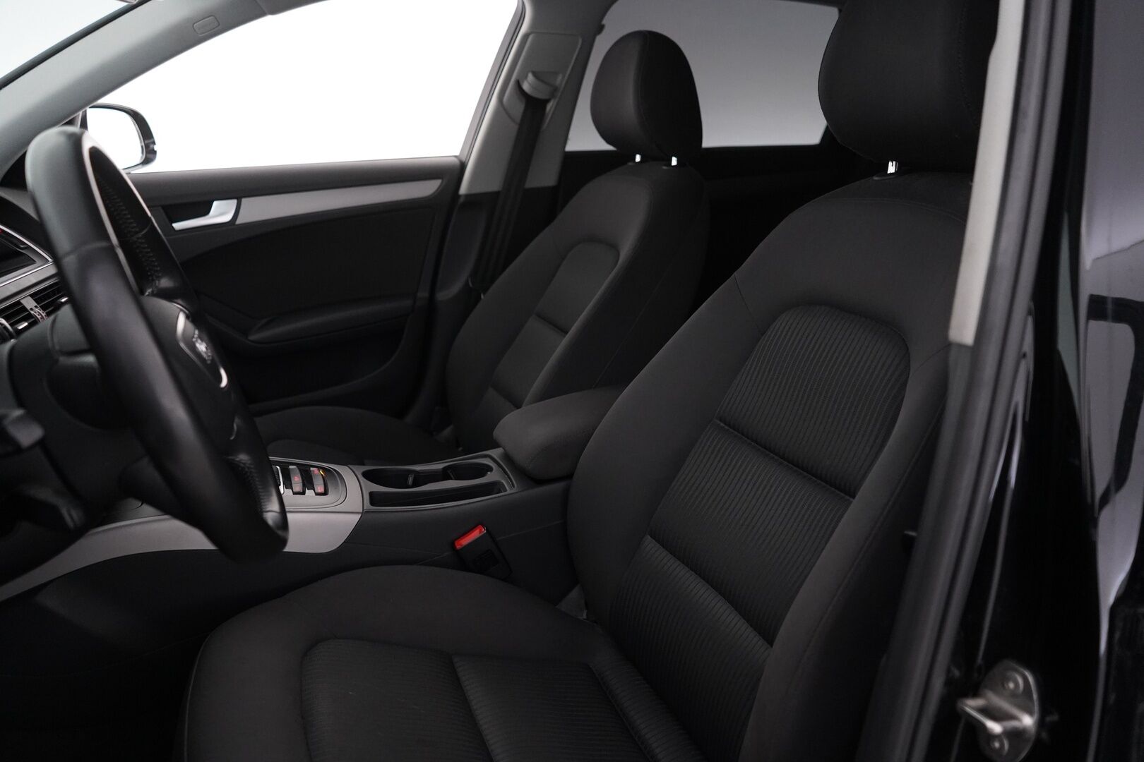 Audi A4 2013 Avant Business 1,8 TFSI 125 kW multitronic - YritysOutlet - Myydään vain yrityksille - Kahdet renkaat / Jakoketju tehty 2025 / Juuri Huollettu