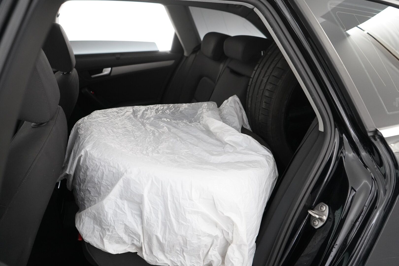 Audi A4 2013 Avant Business 1,8 TFSI 125 kW multitronic - YritysOutlet - Myydään vain yrityksille - Kahdet renkaat / Jakoketju tehty 2025 / Juuri Huollettu