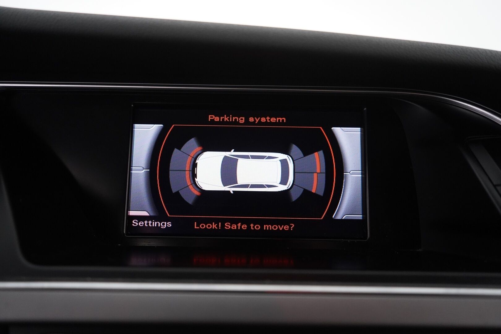 Audi A4 2013 Avant Business 1,8 TFSI 125 kW multitronic - YritysOutlet - Myydään vain yrityksille - Kahdet renkaat / Jakoketju tehty 2025 / Juuri Huollettu