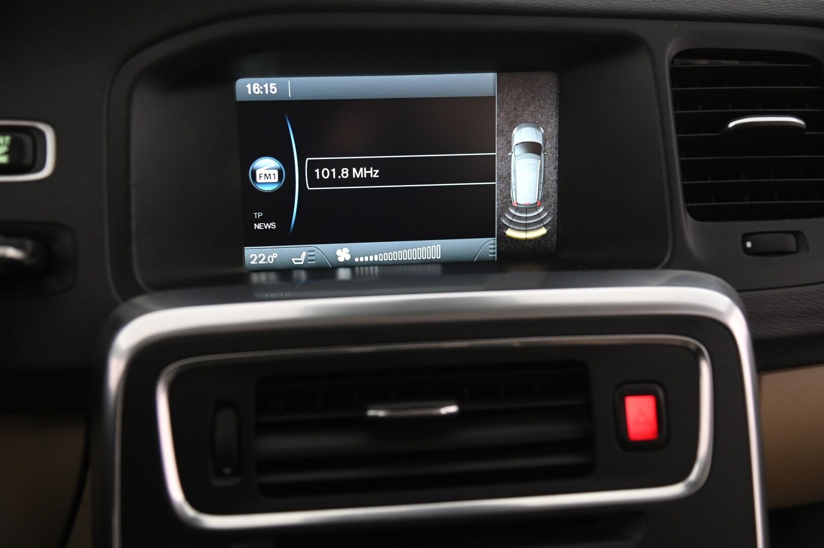 Volvo V60 2013 D5 AWD Summum Business aut *Webasto / Muistipenkki / Nahat / Koukku / Navi / Suomiauto* - 2x renkaat&alut / Huollettu 01/2026 / Takatutka / Led lisävalo