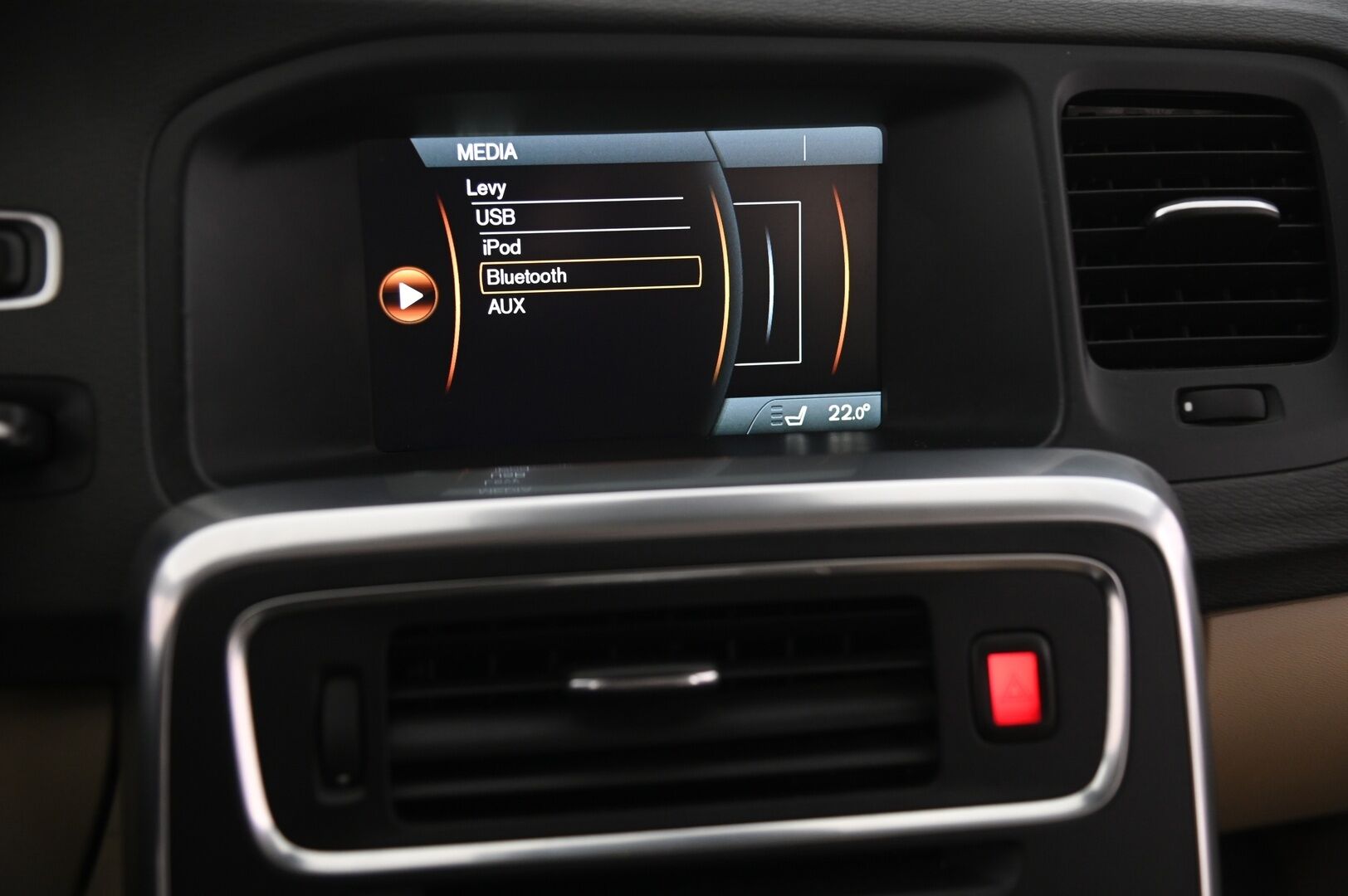 Volvo V60 2013 D5 AWD Summum Business aut *Webasto / Muistipenkki / Nahat / Koukku / Navi / Suomiauto* - 2x renkaat&alut / Huollettu 01/2026 / Takatutka / Led lisävalo