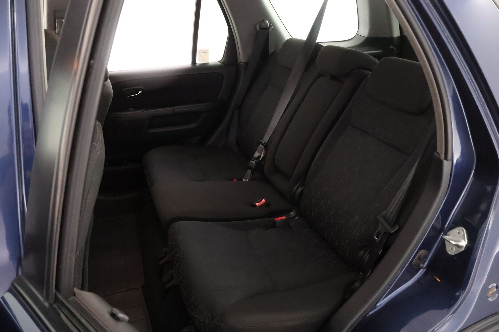 Honda CR-V 2006 2,0i 4WD Comfort - Suomiauto / Metalliväri / Lohko & Sisäpistoke / Kahdet fiksut renkaat!