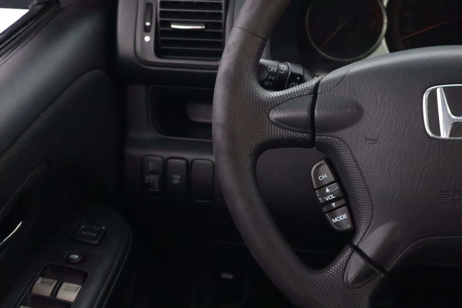 Honda CR-V 2006 2,0i 4WD Comfort - Suomiauto / Metalliväri / Lohko & Sisäpistoke / Kahdet fiksut renkaat!