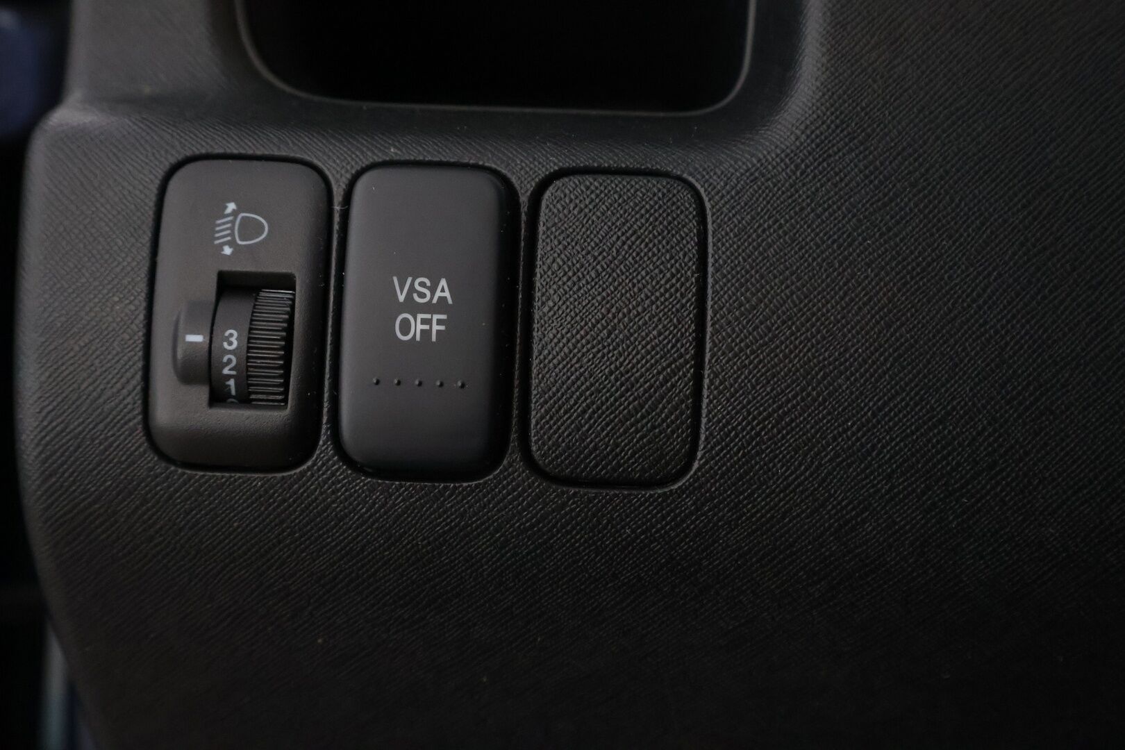 Honda CR-V 2006 2,0i 4WD Comfort - Suomiauto / Metalliväri / Lohko & Sisäpistoke / Kahdet fiksut renkaat!