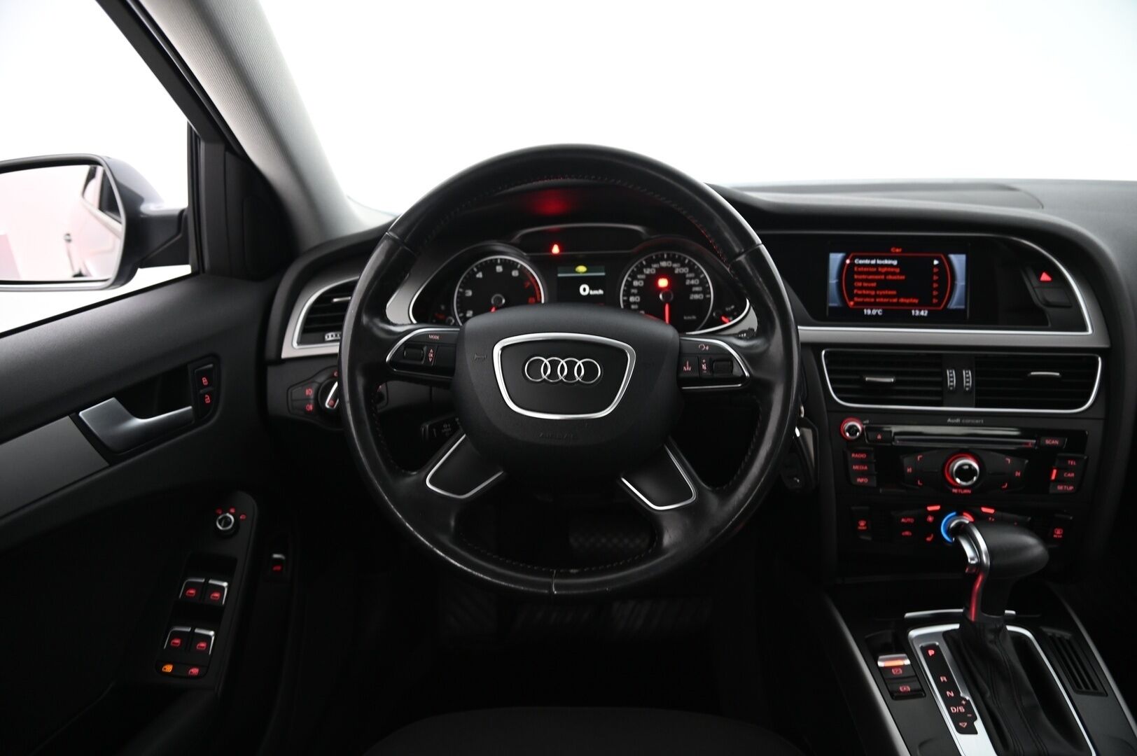 Audi A4 2013 Sedan Business 1,8 TFSI 125 kW multitronic *Lohko+sisä / Vakkari / Xenon Plus -Ajovalot / Tutkat* - *Suomi-auto / Juuri tullut / Siisti*