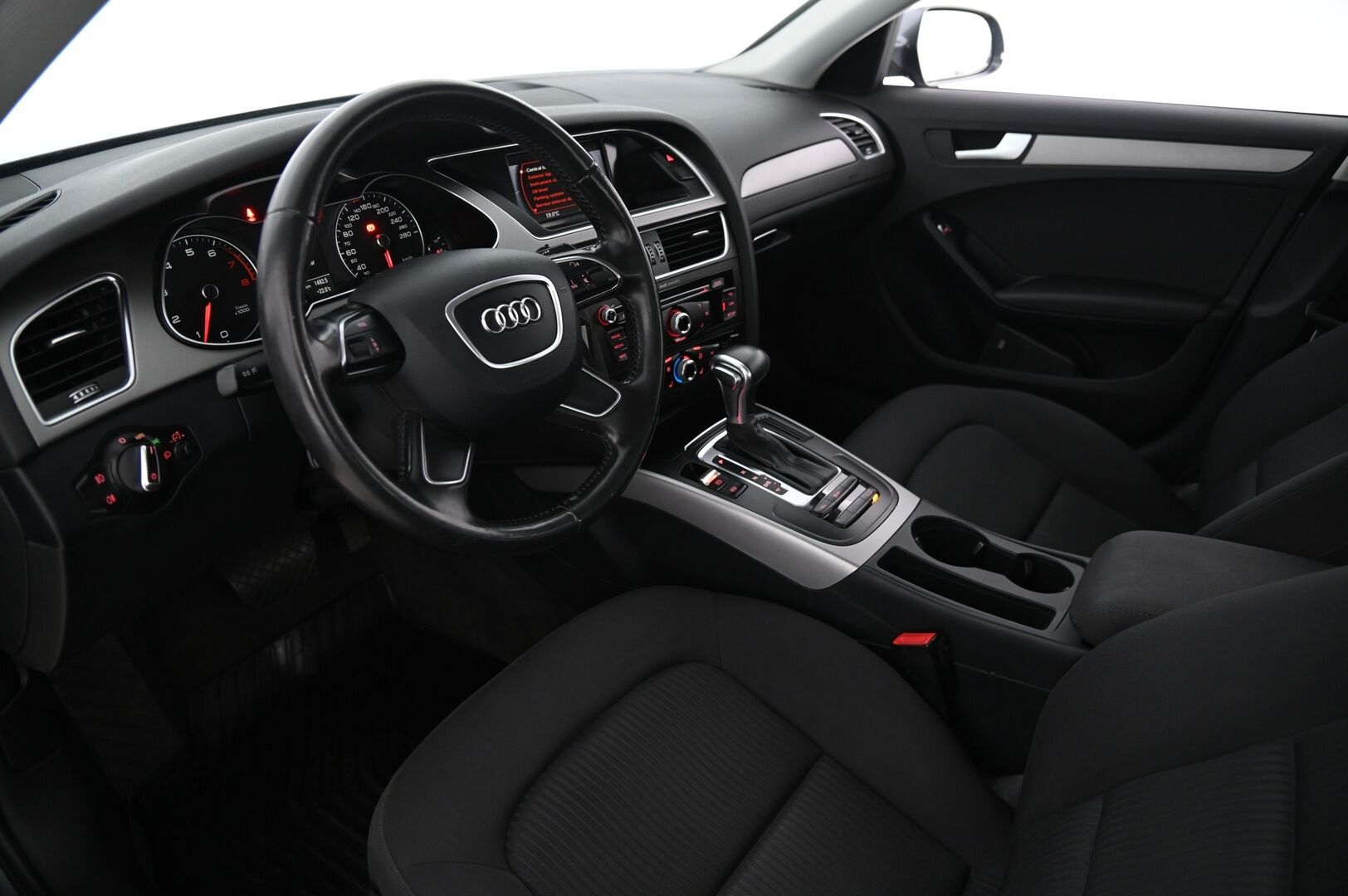 Audi A4 2013 Sedan Business 1,8 TFSI 125 kW multitronic *Lohko+sisä / Vakkari / Xenon Plus -Ajovalot / Tutkat* - *Suomi-auto / Juuri tullut / Siisti*