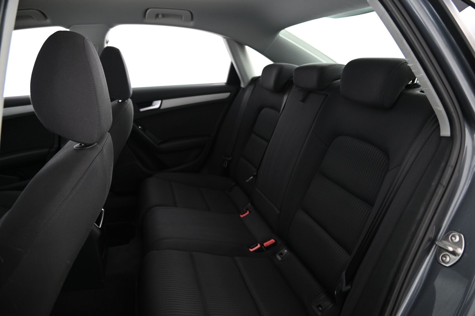 Audi A4 2013 Sedan Business 1,8 TFSI 125 kW multitronic *Lohko+sisä / Vakkari / Xenon Plus -Ajovalot / Tutkat* - *Suomi-auto / Juuri tullut / Siisti*