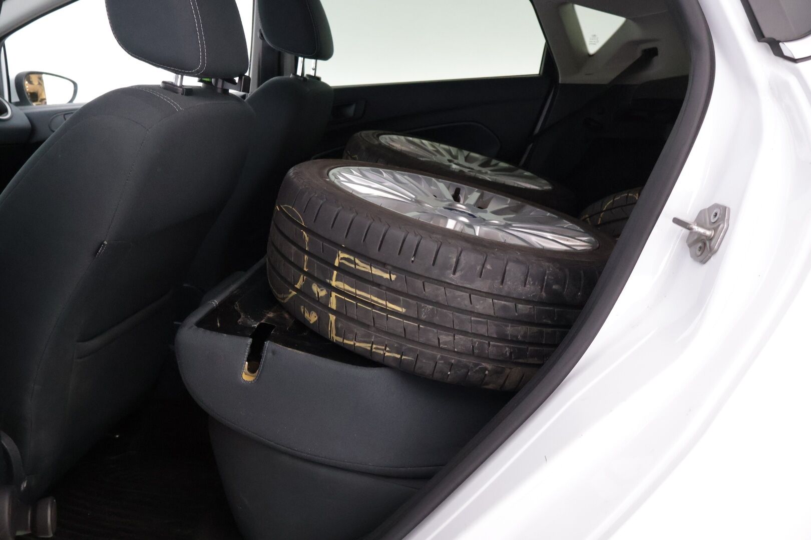 Ford Fiesta 2011 1,6 120 hv WRC 120 Edition M5 5-ovinen - YritysOutlet - Myydään vain yrityksille - – Tämä auto myydään YritysOutlet -valikoimasta vain yritykselle