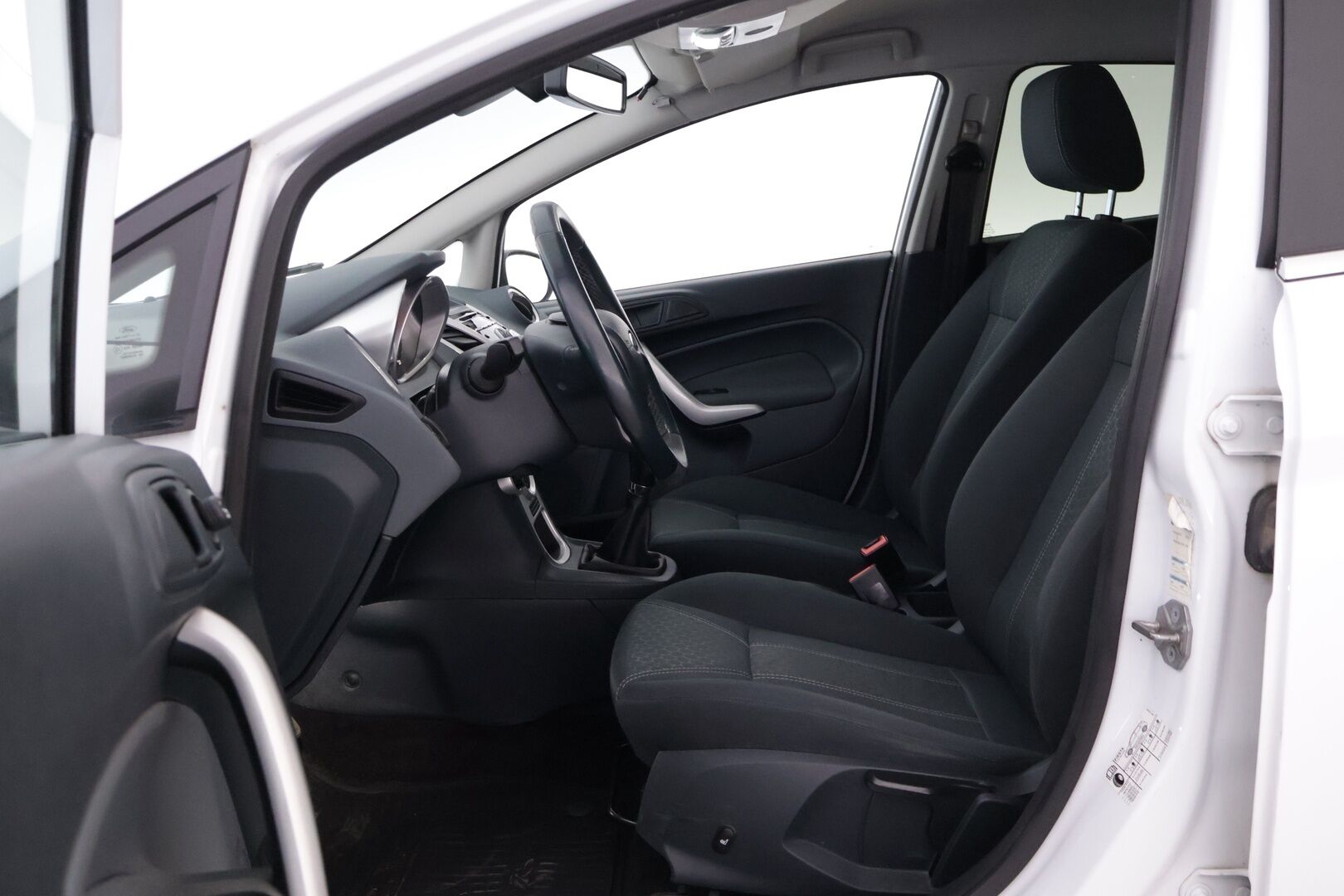 Ford Fiesta 2011 1,6 120 hv WRC 120 Edition M5 5-ovinen - YritysOutlet - Myydään vain yrityksille - – Tämä auto myydään YritysOutlet -valikoimasta vain yritykselle