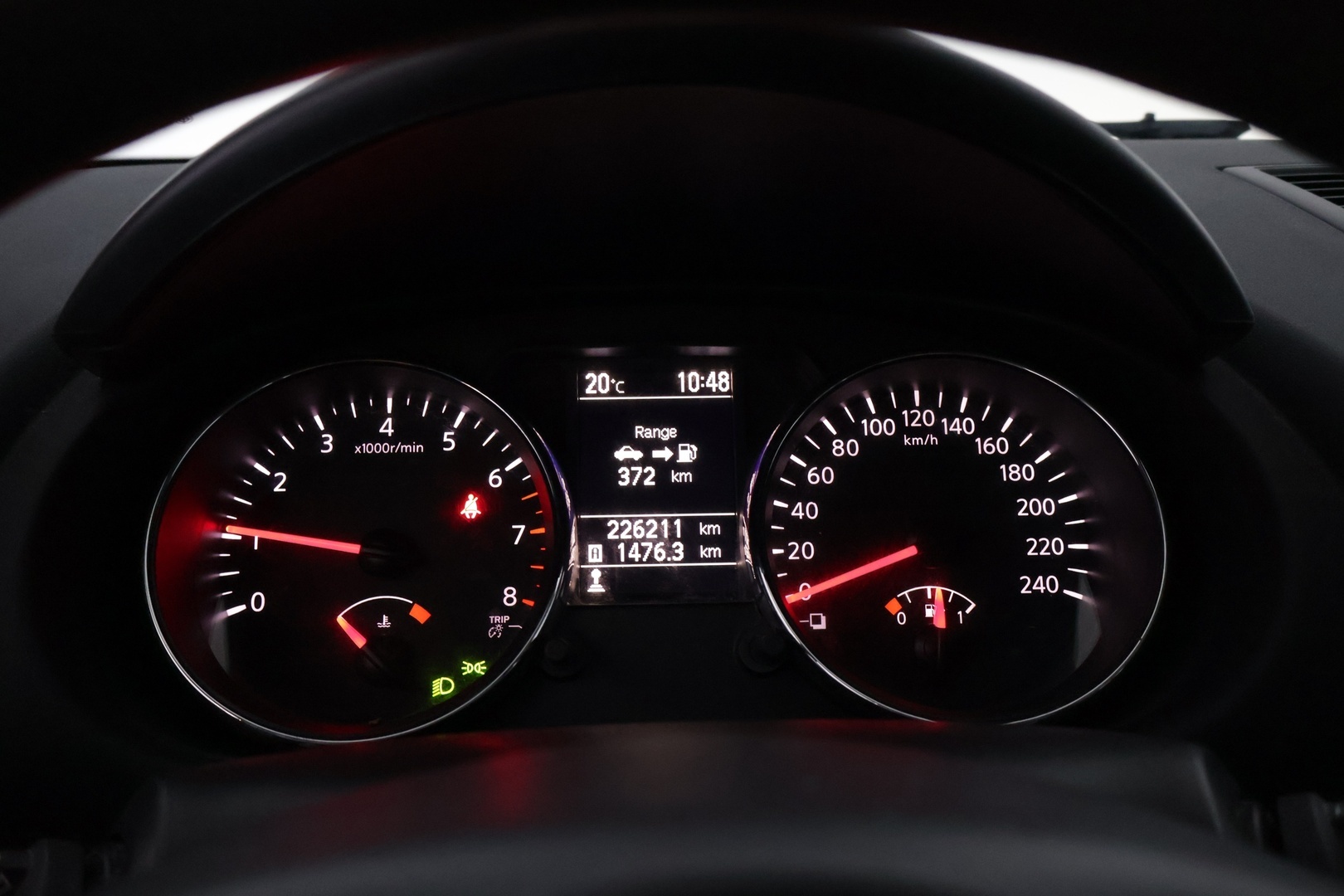 Nissan Qashqai 2013 1,6L Stop / Start System Visia 2WD 5M/T Select - YritysOutlet - Myydään vain yrityksille - Lisävalo / 2x renkaat ja vanteet hyvässä pinnassa / Poikkeuksellisen hyvän huoltohistoria! / Leimaa 08/2026 / Korilleen siisti 