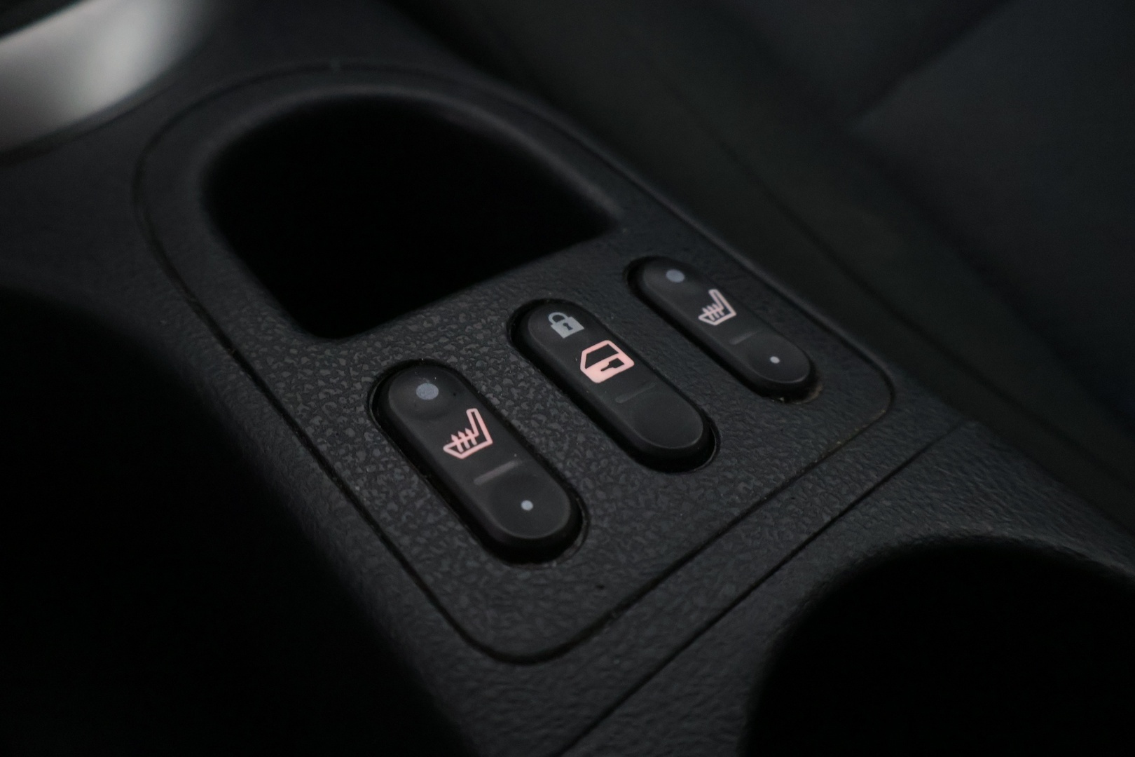 Nissan Qashqai 2013 1,6L Stop / Start System Visia 2WD 5M/T Select - YritysOutlet - Myydään vain yrityksille - Lisävalo / 2x renkaat ja vanteet hyvässä pinnassa / Poikkeuksellisen hyvän huoltohistoria! / Leimaa 08/2026 / Korilleen siisti 