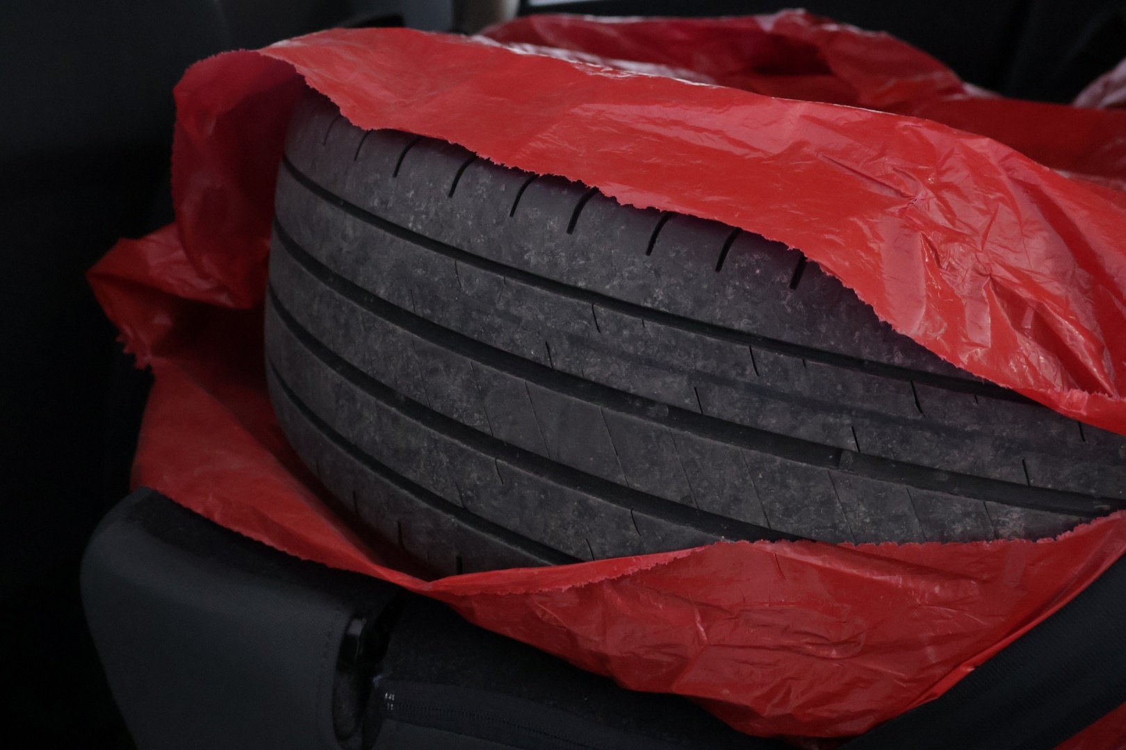 Nissan Qashqai 2013 1,6L Stop / Start System Visia 2WD 5M/T Select - YritysOutlet - Myydään vain yrityksille - Lisävalo / 2x renkaat ja vanteet hyvässä pinnassa / Poikkeuksellisen hyvän huoltohistoria! / Leimaa 08/2026 / Korilleen siisti 