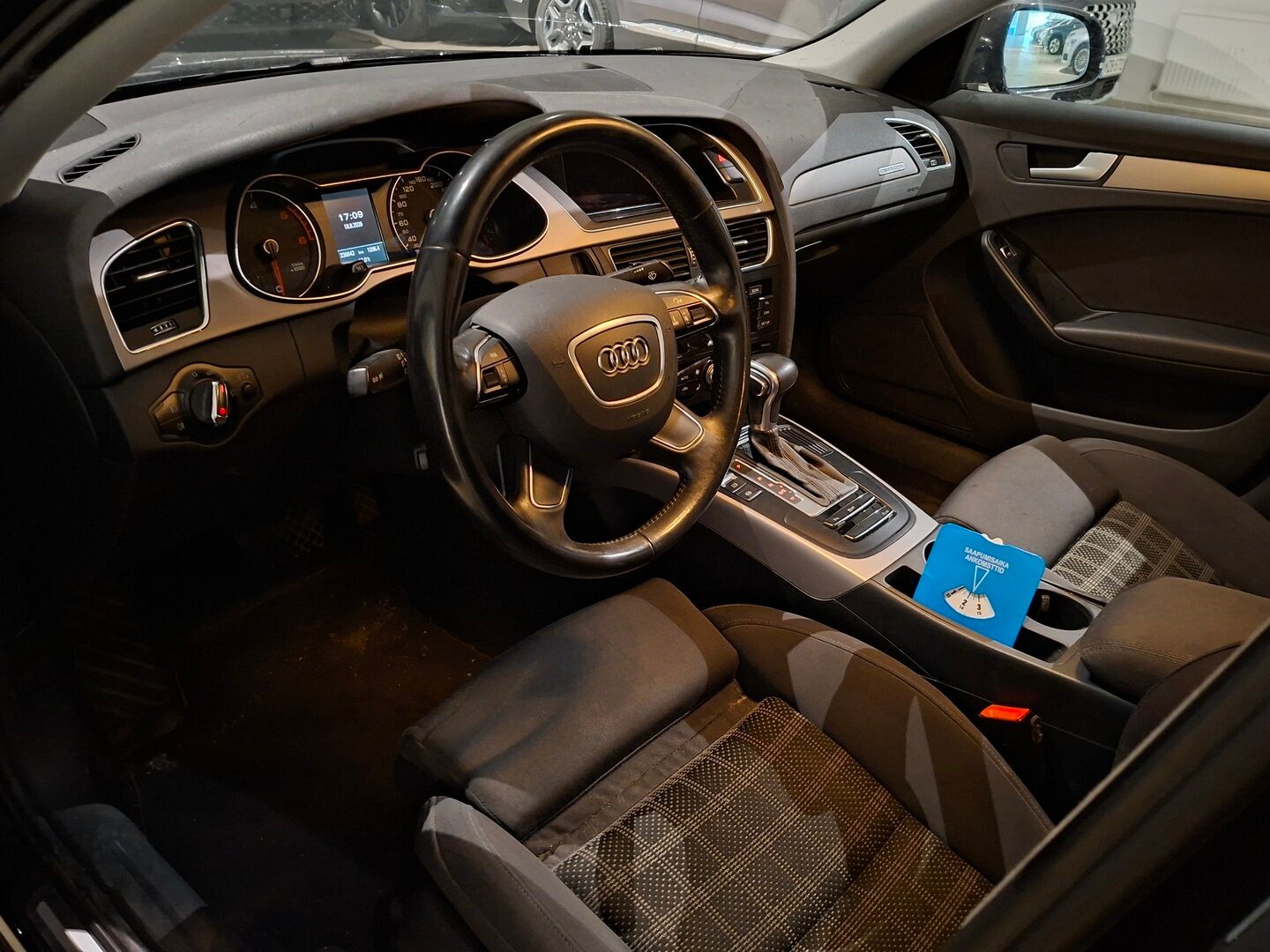 Audi A4 2013 Sedan Business Alpine Pro 2,0 TDI 130 kW quattro - Vakkari | Kokku | Lohko.S.Pistoke | Sporttipenkit | Ei Adblueta! |