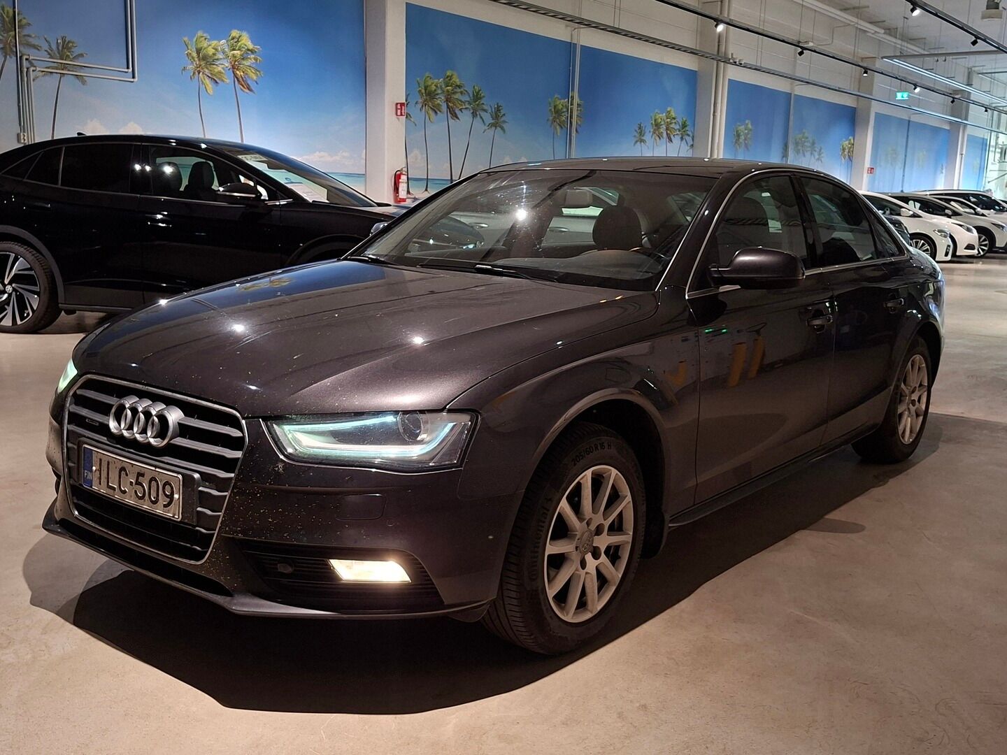 Audi A4 2013 Sedan Business Alpine Pro 2,0 TDI 130 kW quattro - Vakkari | Kokku | Lohko.S.Pistoke | Sporttipenkit | Ei Adblueta! |