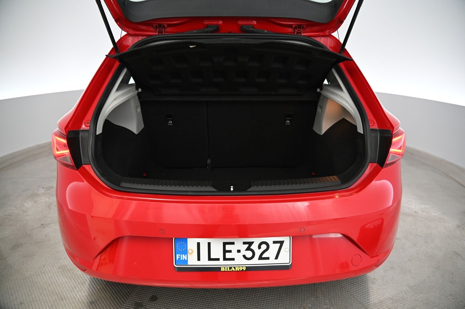 Seat Leon 2013 1,4 TSI 122 Style *Lohko sisälämmittimellä / LED / Parkkitutkat* - *Juuri saapunut / Hyvin huollettu / 2x renkaat aluvanteilla*