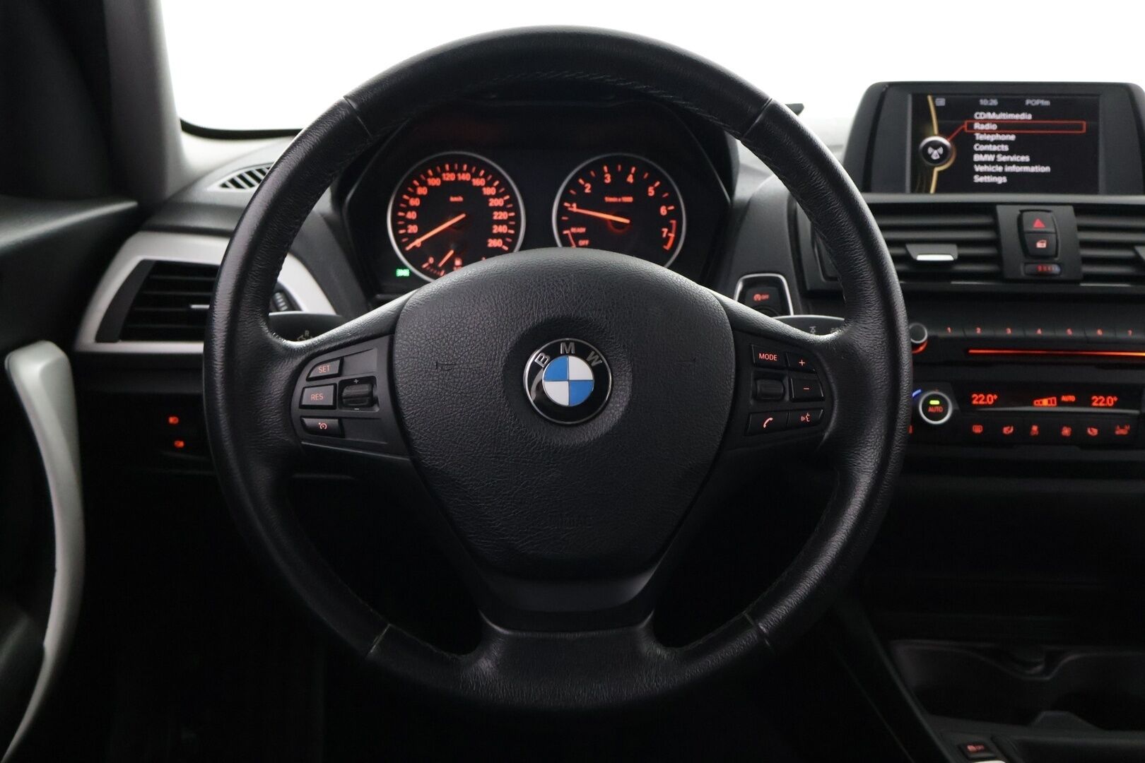 BMW 114 2013 F20 114i TwinPower Turbo Business -  Myydään huutokaupat.com| Suomi-auto | Lohkolämmitin + sisätilanlämmitin | Pysäköintitutka | Keyless | Bluetooth | Kahdet aluvanteet | Sähköinen huoltokirja 