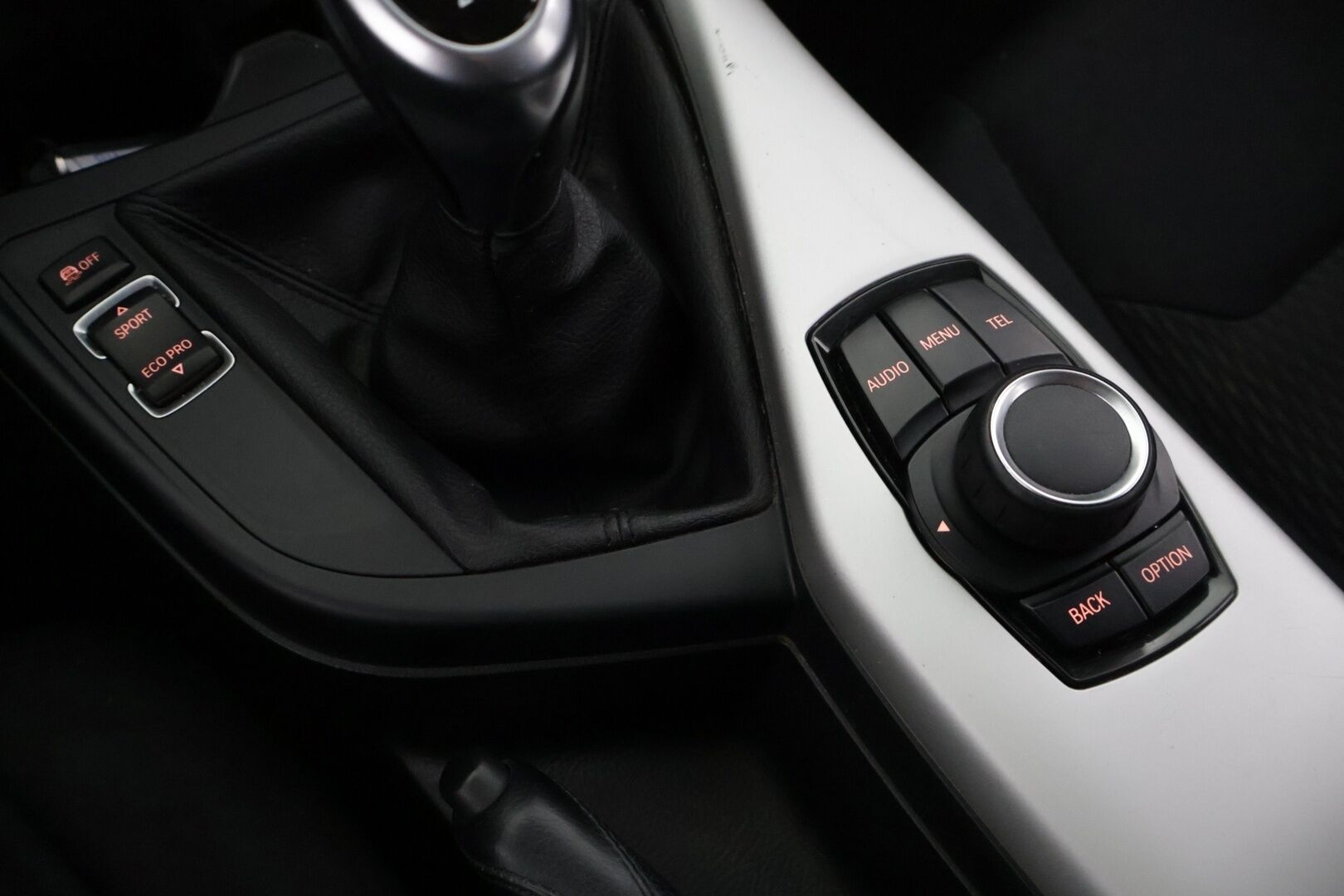 BMW 114 2013 F20 114i TwinPower Turbo Business -  Myydään huutokaupat.com| Suomi-auto | Lohkolämmitin + sisätilanlämmitin | Pysäköintitutka | Keyless | Bluetooth | Kahdet aluvanteet | Sähköinen huoltokirja 