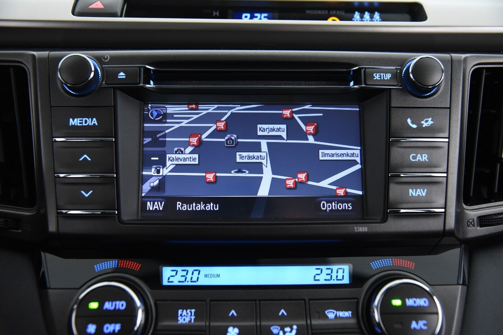 Toyota RAV4 2013 2,0 Valvematic AWD Active / YritysOutlet - Myydään vain yrityksille / - Vakkari / Navi / P-kamera / Koukku / LED-valot / Sähköluukku / Bluetooth / Lohko+puhallin / 2x renkaat /