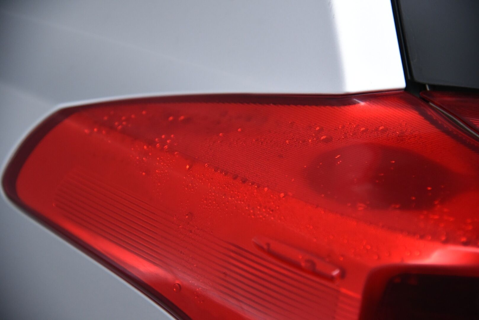 Toyota RAV4 2013 2,0 Valvematic AWD Active / YritysOutlet - Myydään vain yrityksille / - Vakkari / Navi / P-kamera / Koukku / LED-valot / Sähköluukku / Bluetooth / Lohko+puhallin / 2x renkaat /