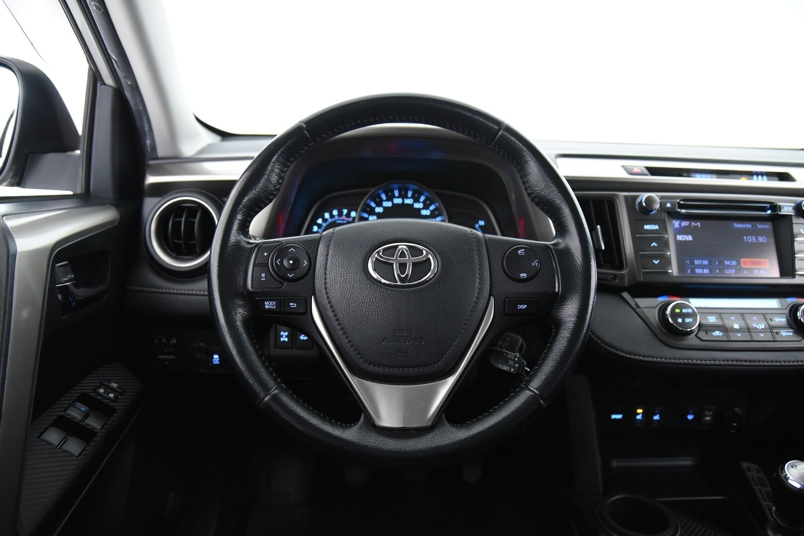 Toyota RAV4 2013 2,0 Valvematic AWD Active / YritysOutlet - Myydään vain yrityksille / - Vakkari / Navi / P-kamera / Koukku / LED-valot / Sähköluukku / Bluetooth / Lohko+puhallin / 2x renkaat /