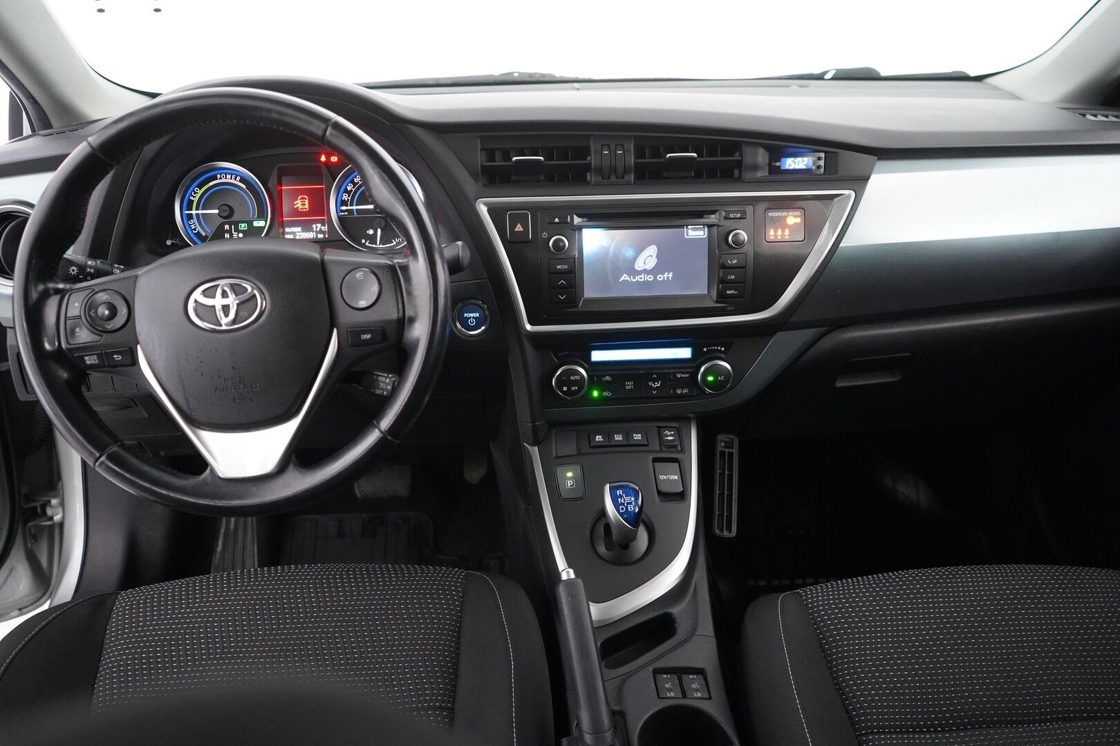 Toyota Auris 2013 1,8 Hybrid Active 5ov - Kamera | Vakkari | Lohko | Avaimeton käynnistys | Penkinlämmittimet | Navi | Bluetooth | Suomi-auto | Kahdet Toyotan vanteet | Kattava huoltohistoria!