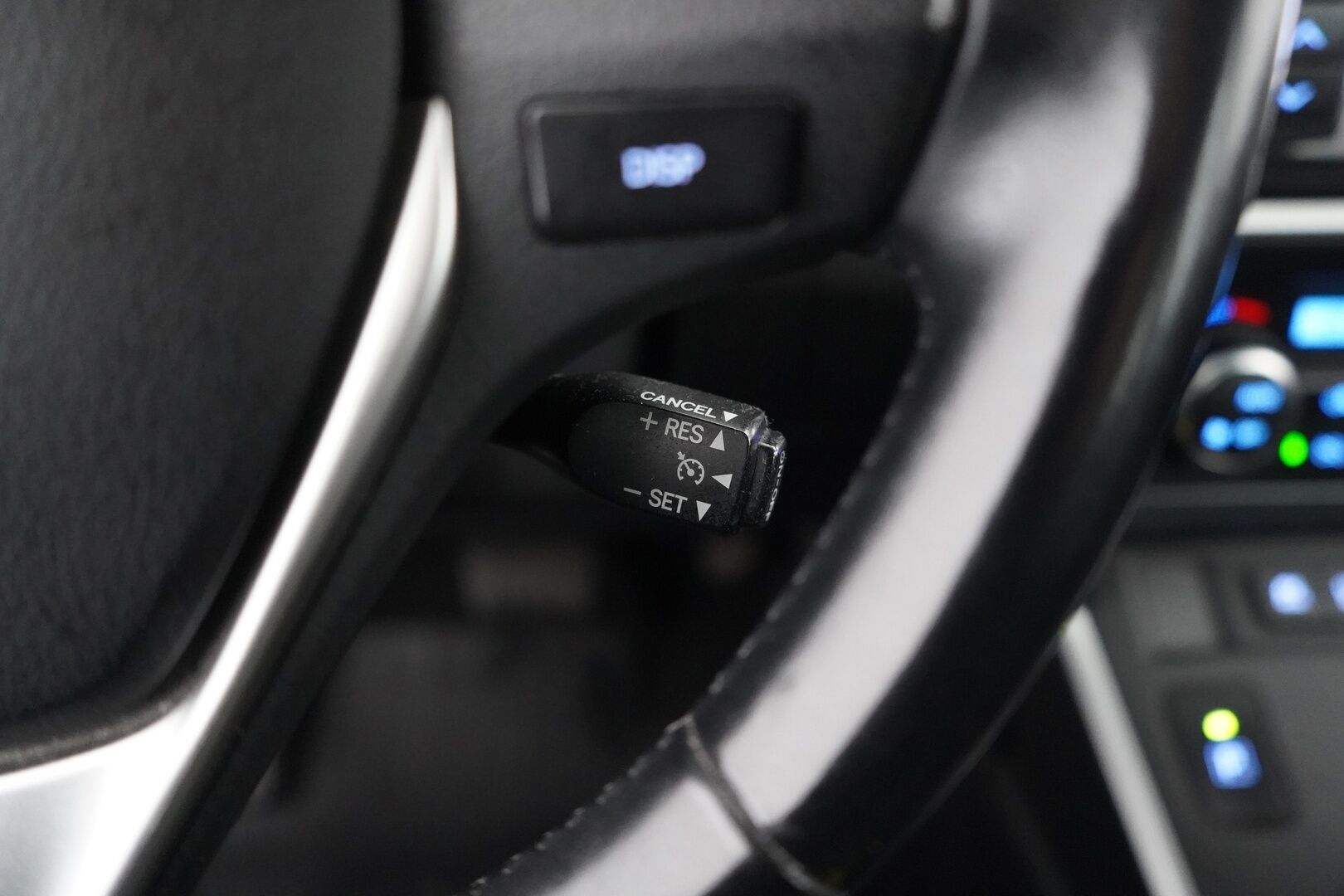 Toyota Auris 2013 1,8 Hybrid Active 5ov - Kamera | Vakkari | Lohko | Avaimeton käynnistys | Penkinlämmittimet | Navi | Bluetooth | Suomi-auto | Kahdet Toyotan vanteet | Kattava huoltohistoria!