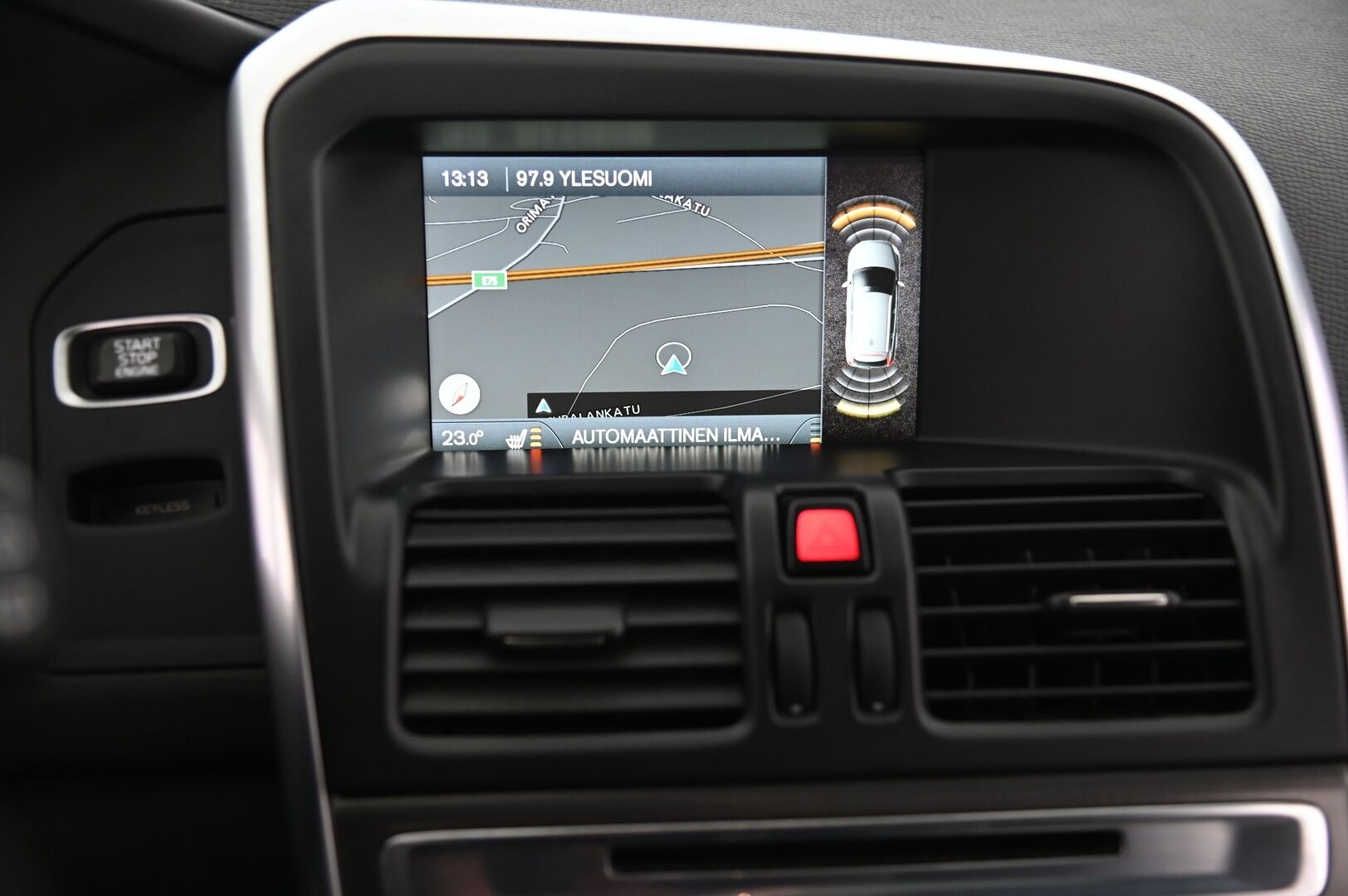 Volvo XC60 2014 D5 AWD Summum aut*ACC / Muistinahat / Panorama / Vetokoukku* - *2x renkaat&vanteet / Volvo Audio High Performance*