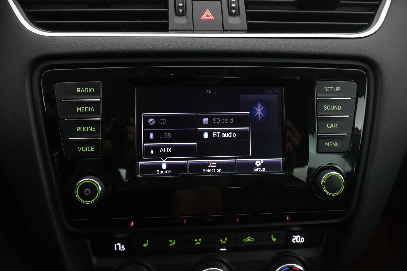Skoda Octavia 2014 1,6 TDI Elegance * YritysOutlet - Myydään vain yrityksille * / Webasto / Suomi-auto / Nahkapenkit / Vakkari / * - Suomi-auto / webasto kaukosäätimellä / Vakkari / Kahdet hyvät renkaat / Hyvin huollettuna 