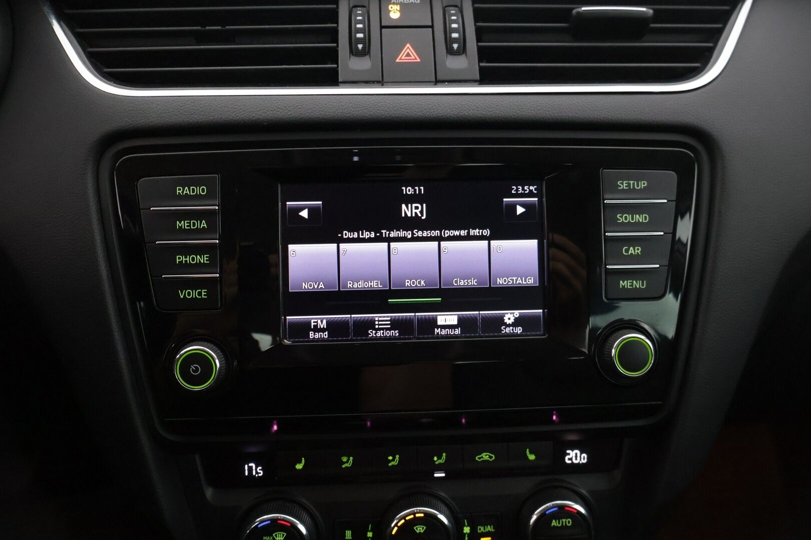 Skoda Octavia 2014 1,6 TDI Elegance * YritysOutlet - Myydään vain yrityksille * / Webasto / Suomi-auto / Nahkapenkit / Vakkari / * - Suomi-auto / webasto kaukosäätimellä / Vakkari / Kahdet hyvät renkaat / Hyvin huollettuna 
