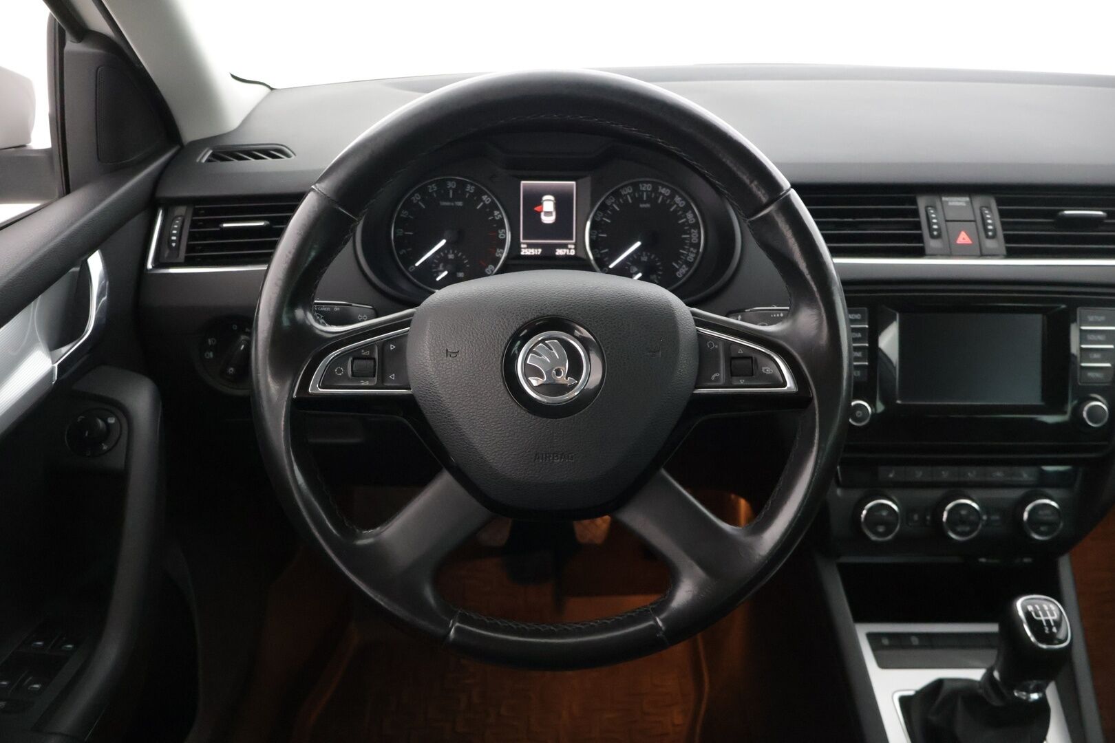 Skoda Octavia 2014 1,6 TDI Elegance * YritysOutlet - Myydään vain yrityksille * / Webasto / Suomi-auto / Nahkapenkit / Vakkari / * - Suomi-auto / webasto kaukosäätimellä / Vakkari / Kahdet hyvät renkaat / Hyvin huollettuna 