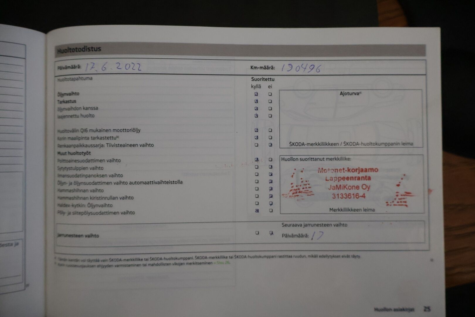 Skoda Octavia 2014 1,6 TDI Elegance * YritysOutlet - Myydään vain yrityksille * / Webasto / Suomi-auto / Nahkapenkit / Vakkari / * - Suomi-auto / webasto kaukosäätimellä / Vakkari / Kahdet hyvät renkaat / Hyvin huollettuna 
