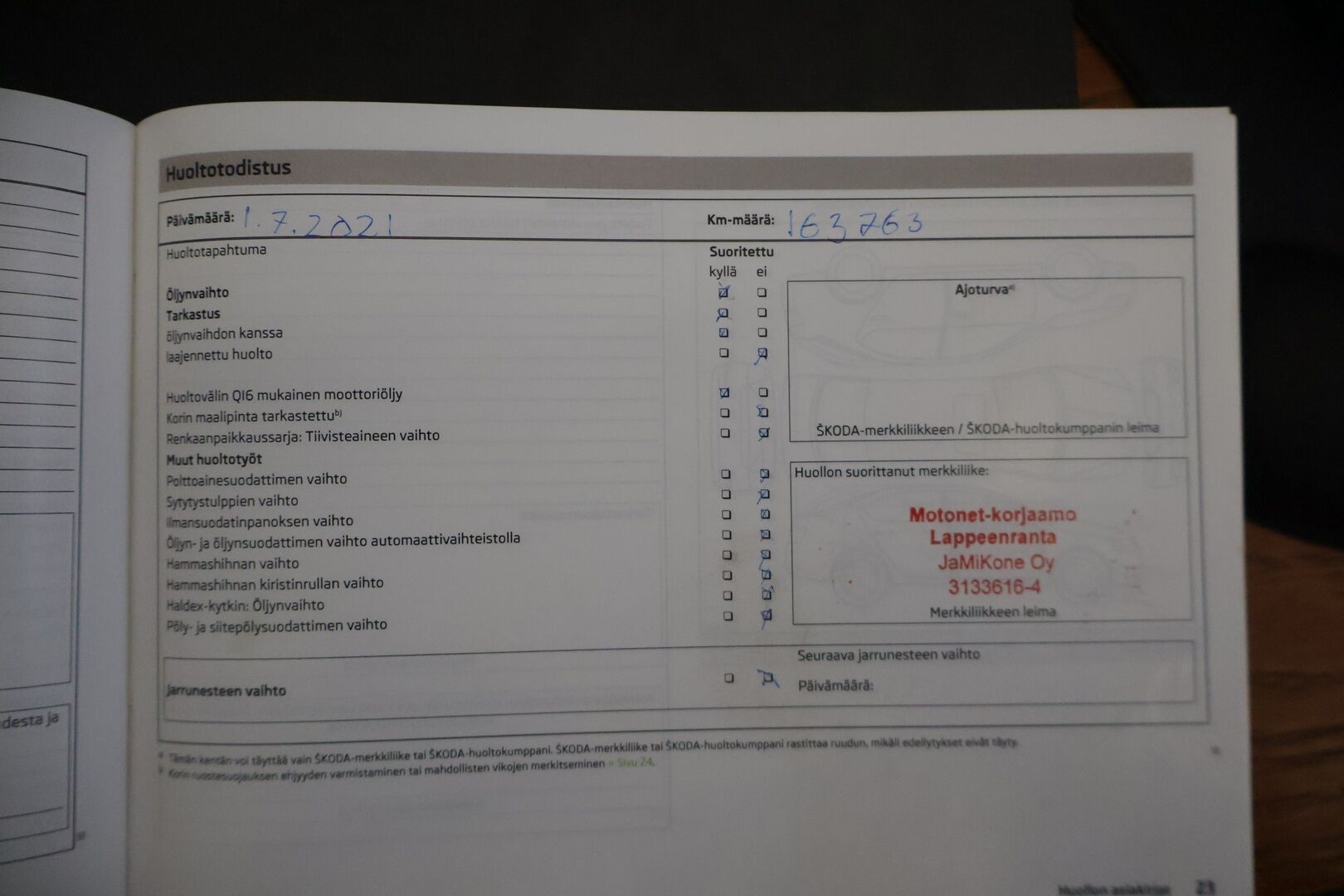 Skoda Octavia 2014 1,6 TDI Elegance * YritysOutlet - Myydään vain yrityksille * / Webasto / Suomi-auto / Nahkapenkit / Vakkari / * - Suomi-auto / webasto kaukosäätimellä / Vakkari / Kahdet hyvät renkaat / Hyvin huollettuna 