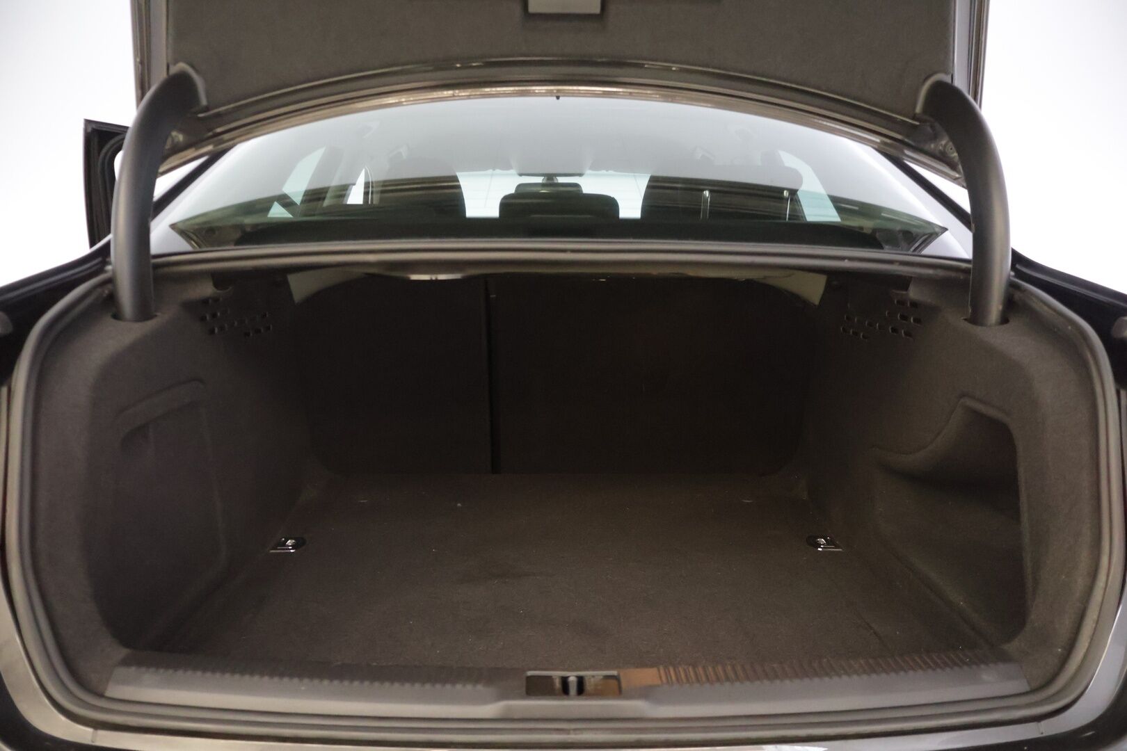 Audi A4 2014 Sedan Business 2,0 TDI 130 kW quattro S tronic S Line - | S-line Ulkopaketti | Tutkat | Vakionopeudensäädin | Webasto | Neliveto | Aluvanteet kesä- ja talvirenkaissa | Urheiluistuimet | Suomi-auto |