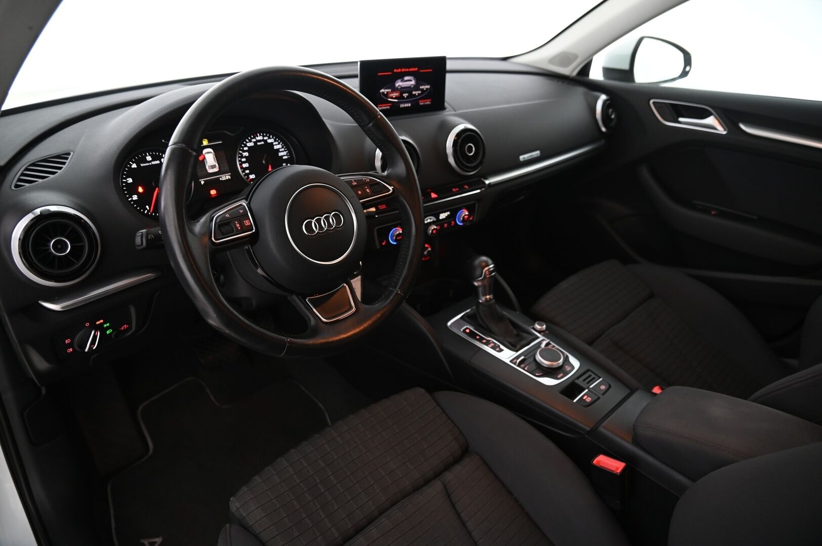 Audi A3 2014 Sportback Business Sport 1,8 TFSI 132 kW quattro S tronic  *Adapt.vakkari/  Sporttipenkit/  Tutkat/  Lohko* - Suomiauto/ Bt / 2x renkaat