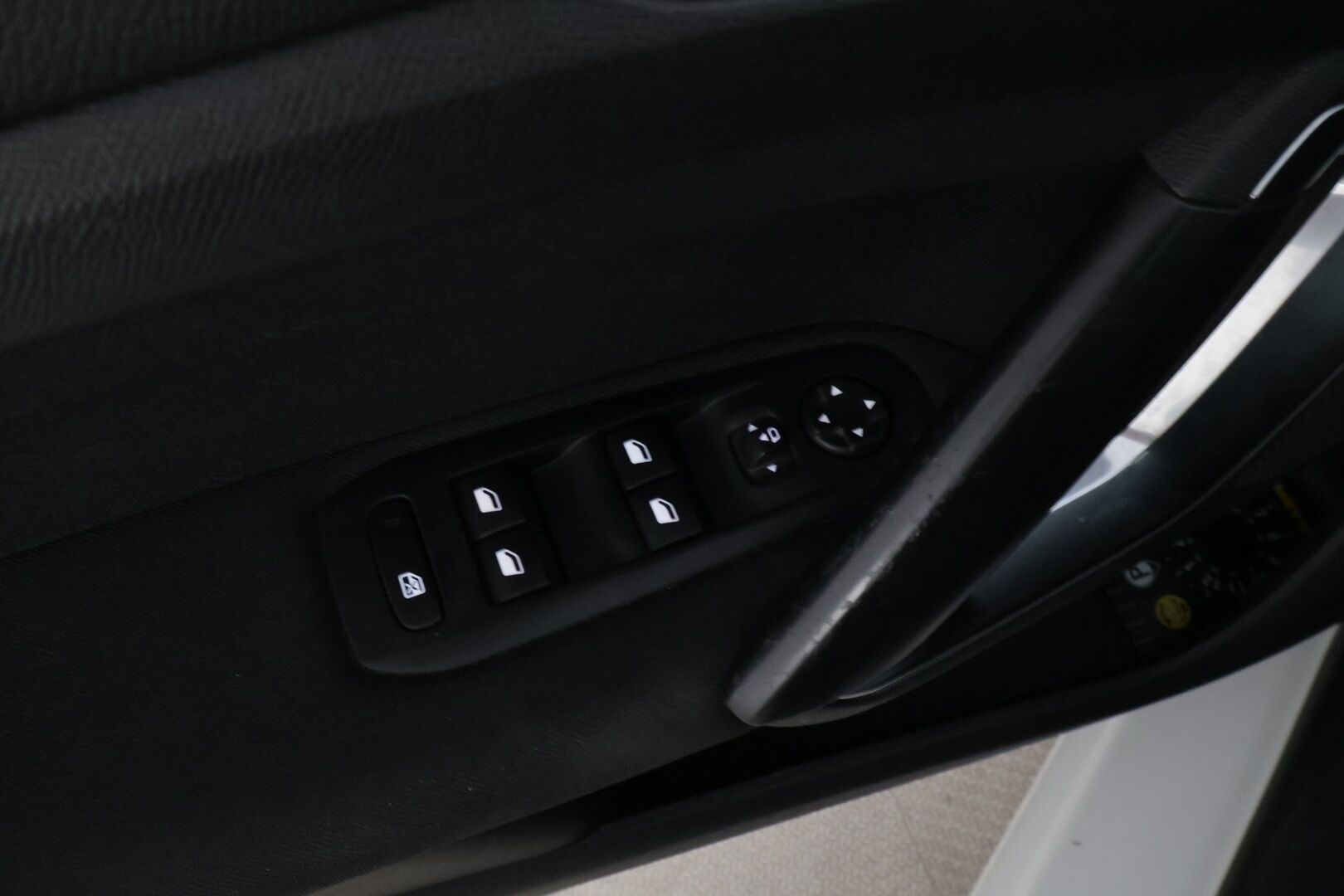 Peugeot 308 2014 Active VTi 82 * Suomi-auto / Lohkolämmitin / Peruutuskamera / Tutkat eteen ja taakse / Bluetooth Audio / 2x renkaat * - *Myydään huutokaupat.com* * Särmät huollot / Hyvät varusteet / Siistikuntoinen yksilö / 2x hyvät renkaat vanteineen *