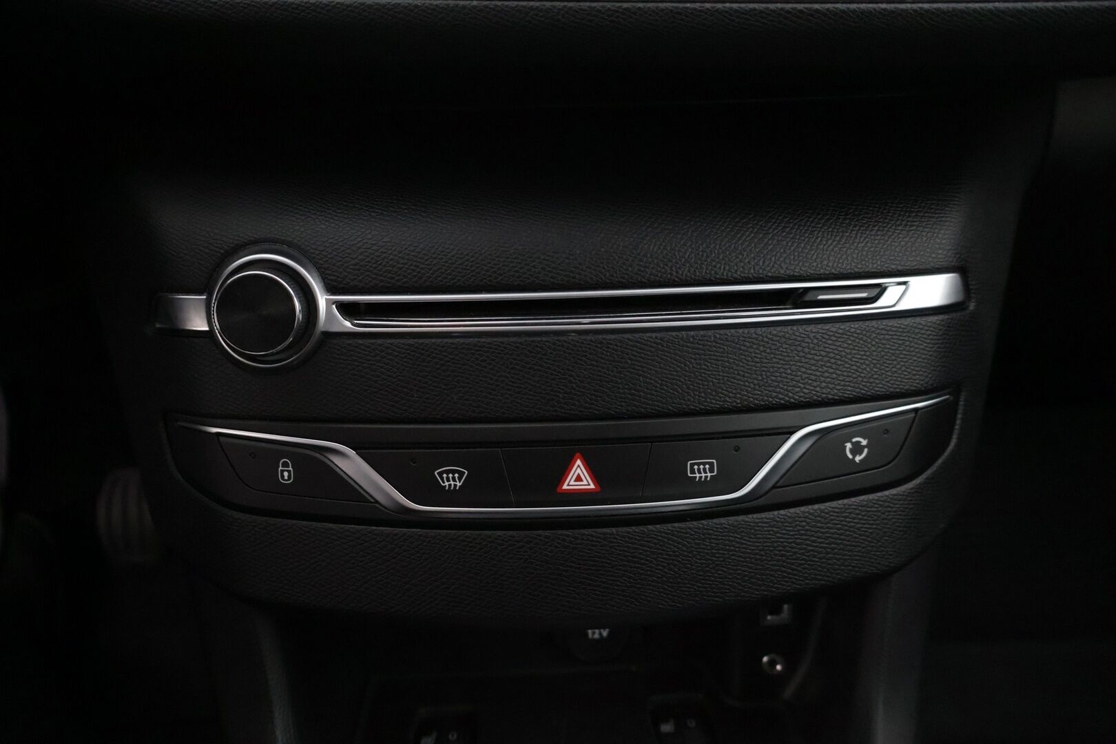 Peugeot 308 2014 Active VTi 82 * Suomi-auto / Lohkolämmitin / Peruutuskamera / Tutkat eteen ja taakse / Bluetooth Audio / 2x renkaat * - *Myydään huutokaupat.com* * Särmät huollot / Hyvät varusteet / Siistikuntoinen yksilö / 2x hyvät renkaat vanteineen *